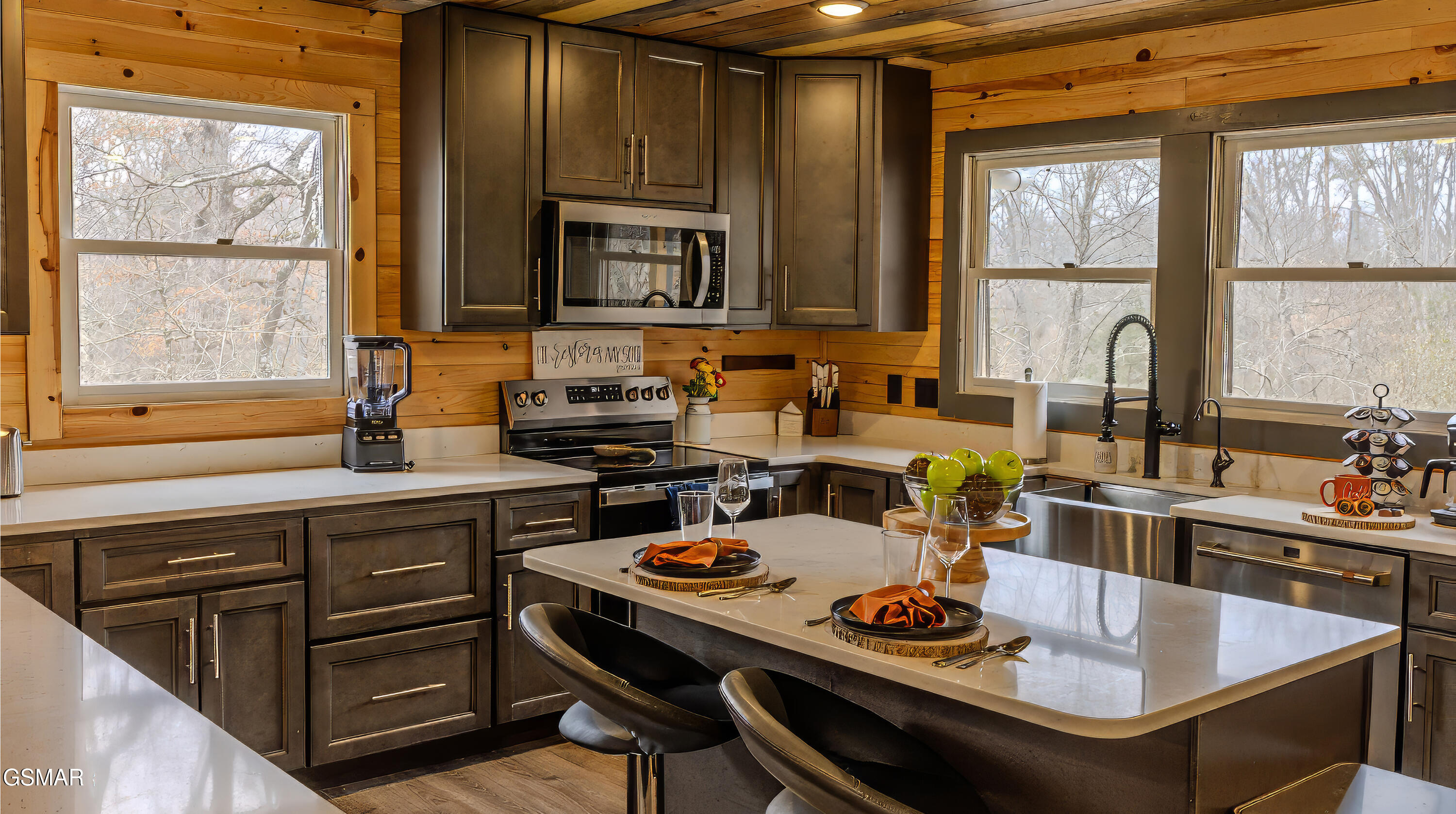 1501 Peach Tree Street Pigeon Forge TN 37862