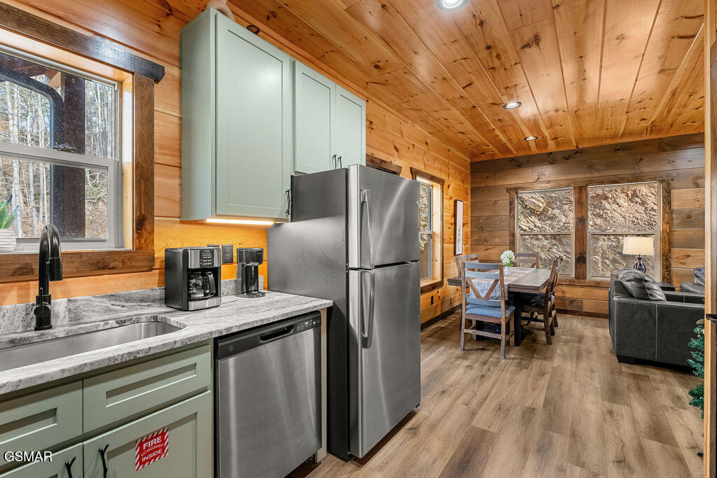 2382 Headrick Lead Sevierville TN 37862