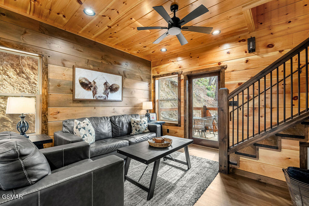 2382 Headrick Lead Sevierville TN 37862