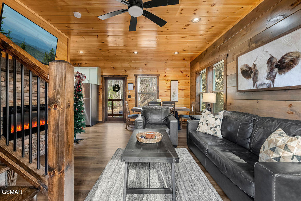 2382 Headrick Lead Sevierville TN 37862