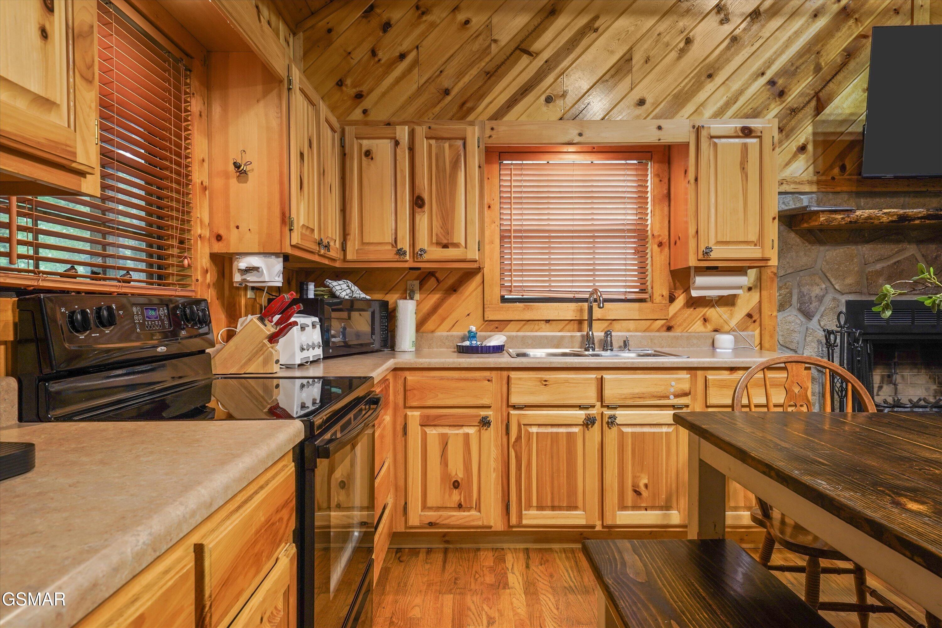 4164 Lumber Jack Way Sevierville TN 37876