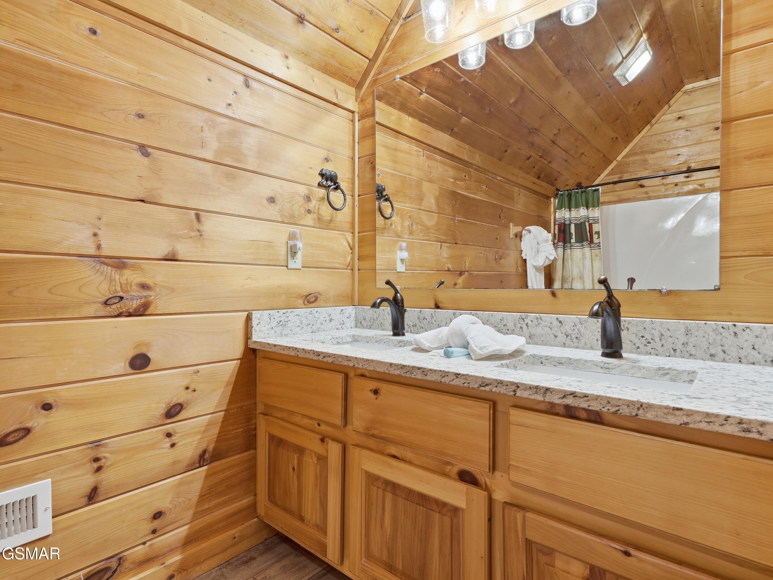 620 Chickasaw Gap Way Pigeon Forge TN 37863