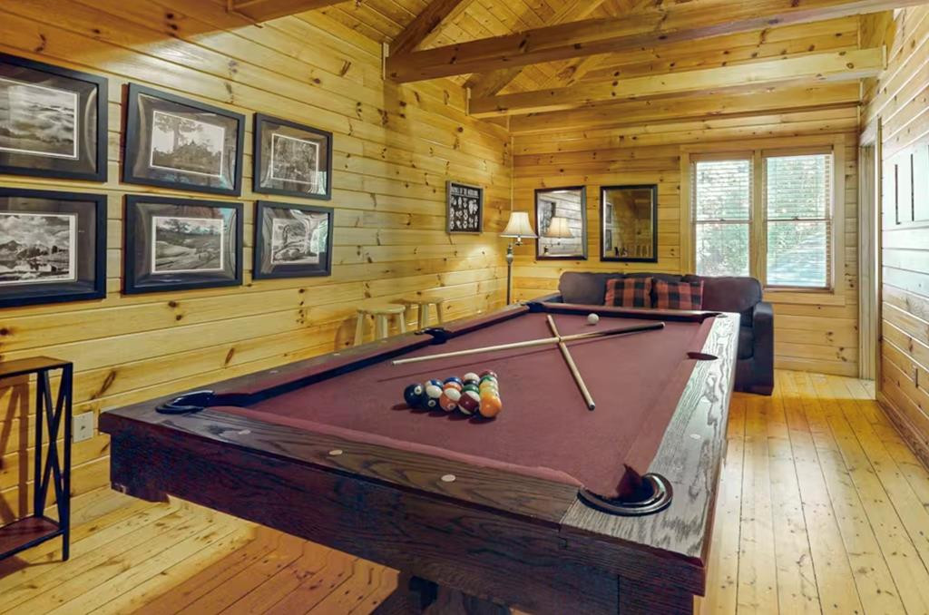 606 Thatta Way Gatlinburg TN 37738