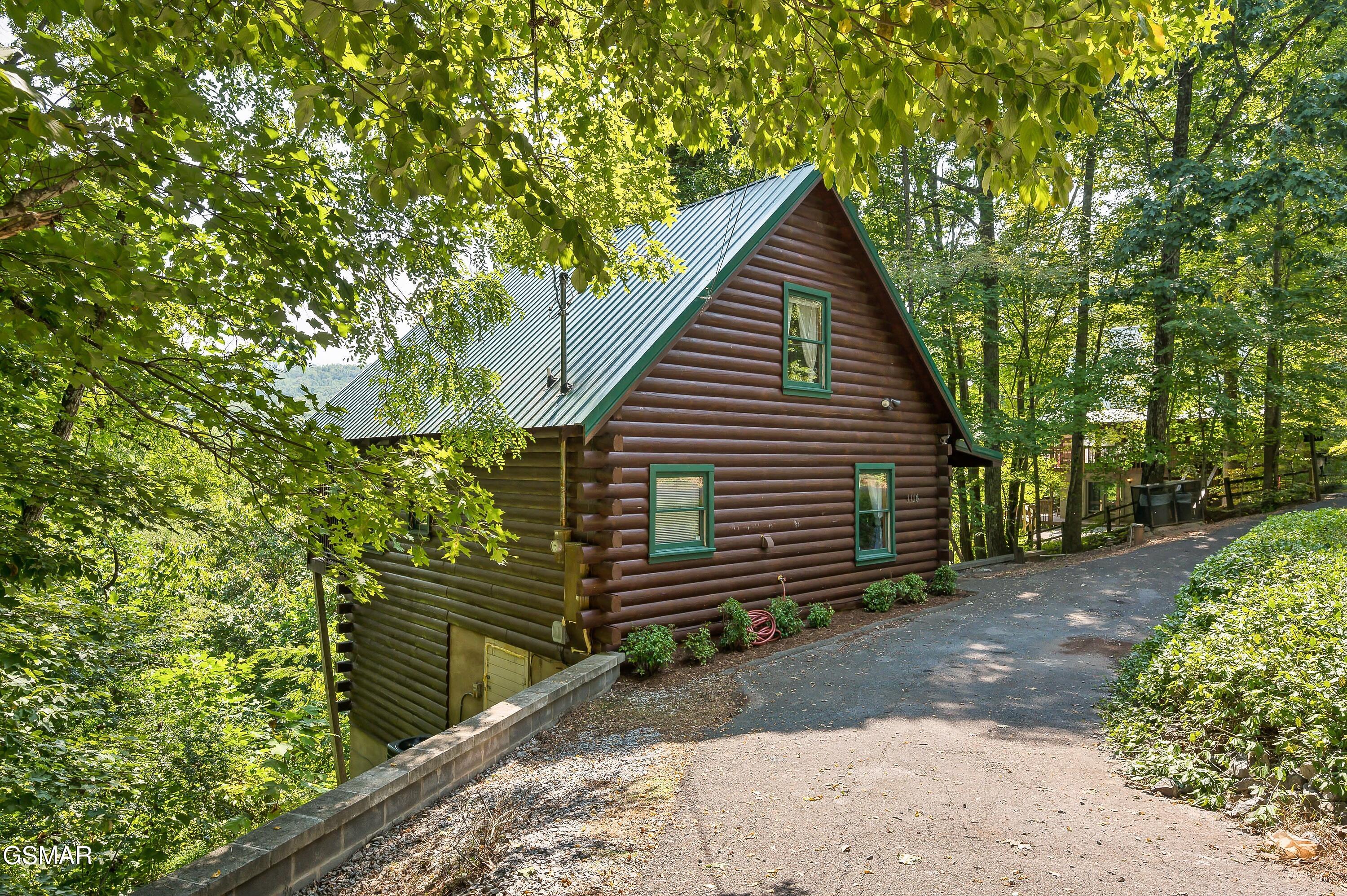 1114 Ski View Lane Sevierville TN 37876