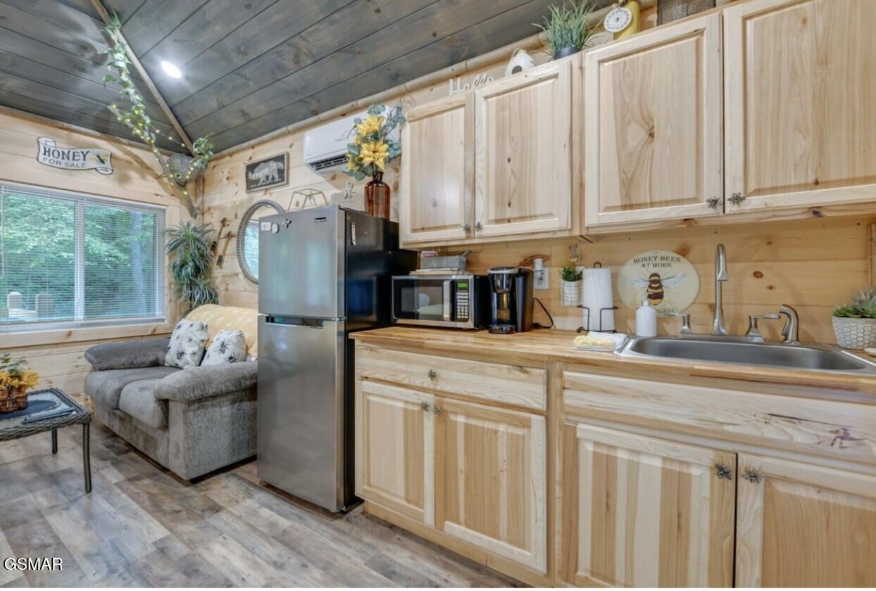 750 Caney Creek Road Cosby TN 37722