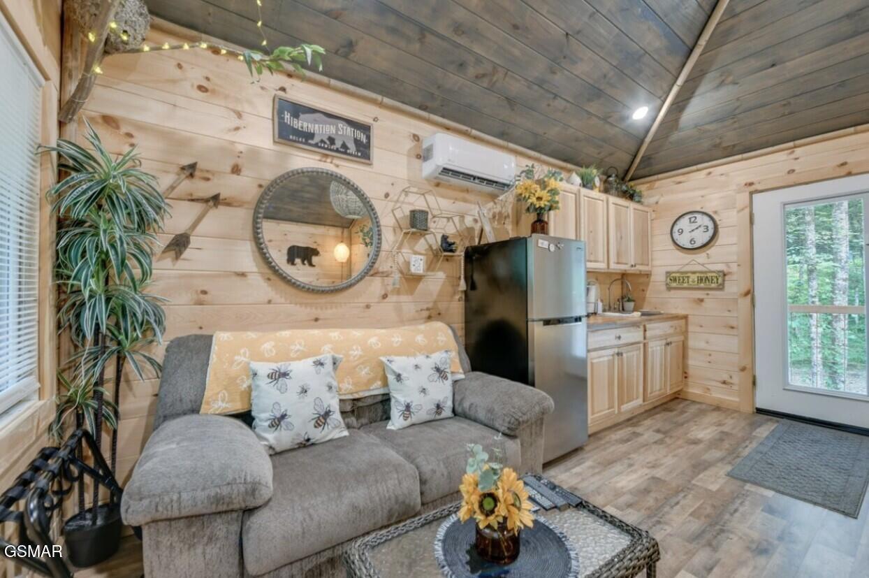750 Caney Creek Road Cosby TN 37722