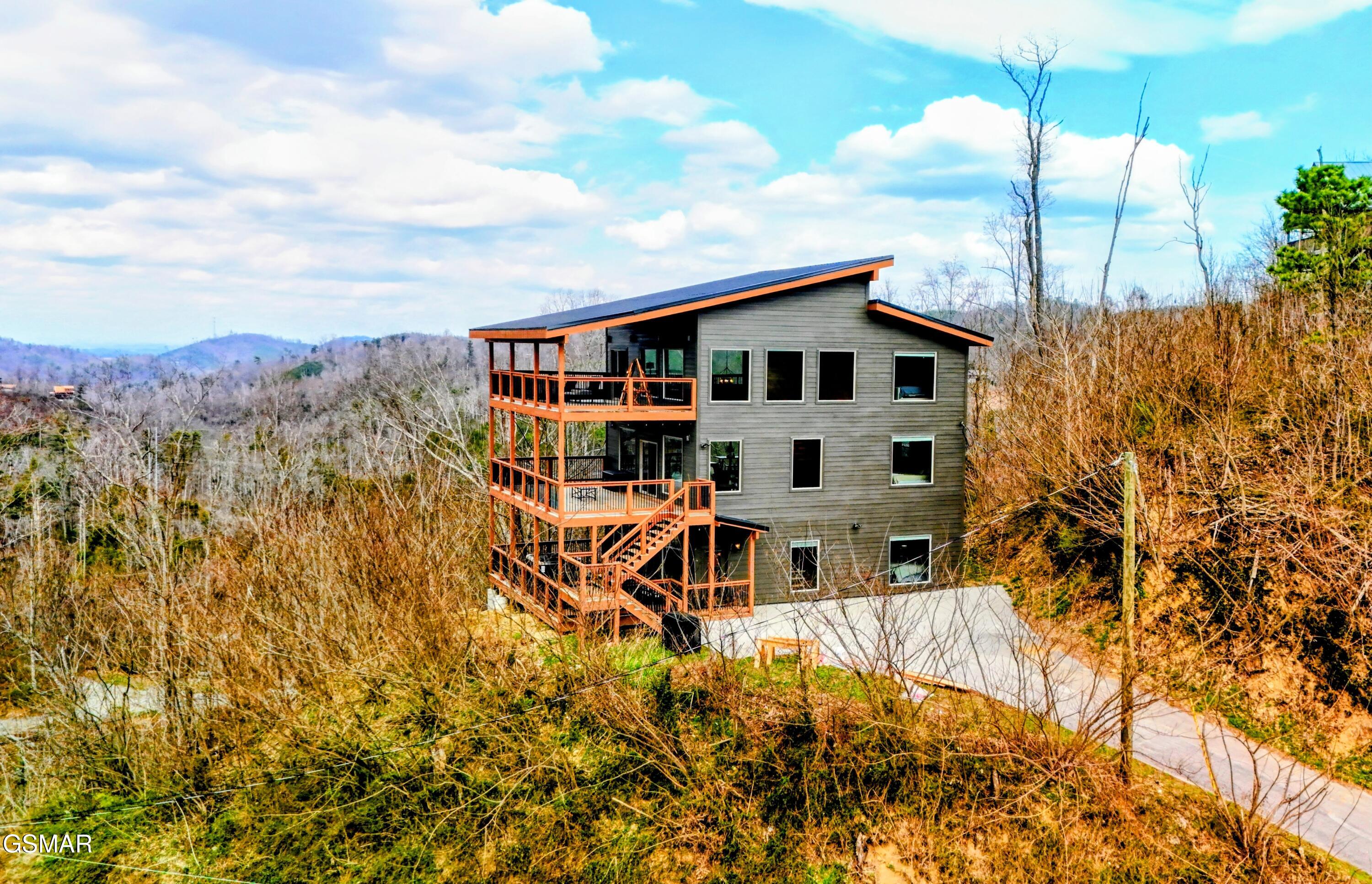 315 N Mountain Trail Gatlinburg TN 37738
