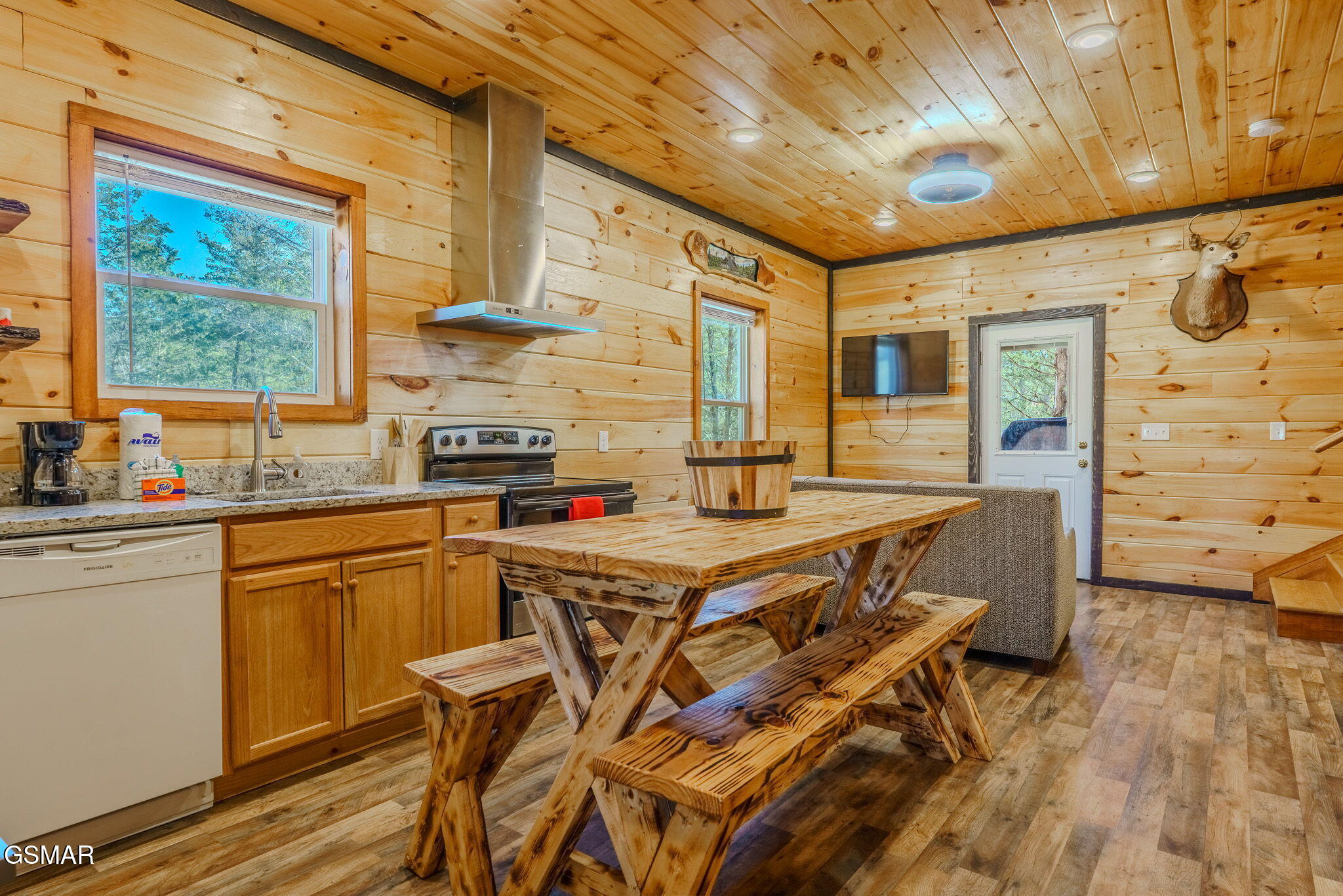 2540 White Timberlake Drive Sevierville TN 37876