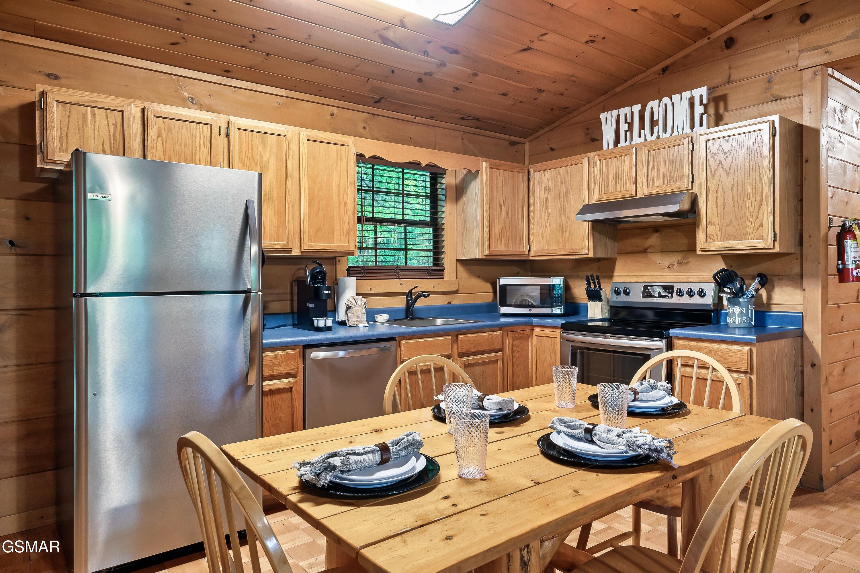 2619 Thad Trail Sevierville TN 37876