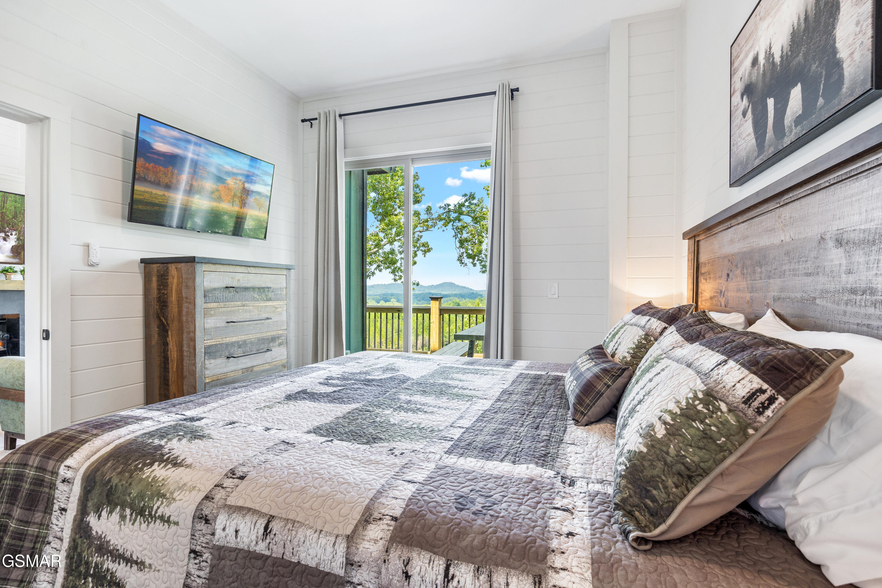 1337 Lake Haven Way Sevierville TN 37876