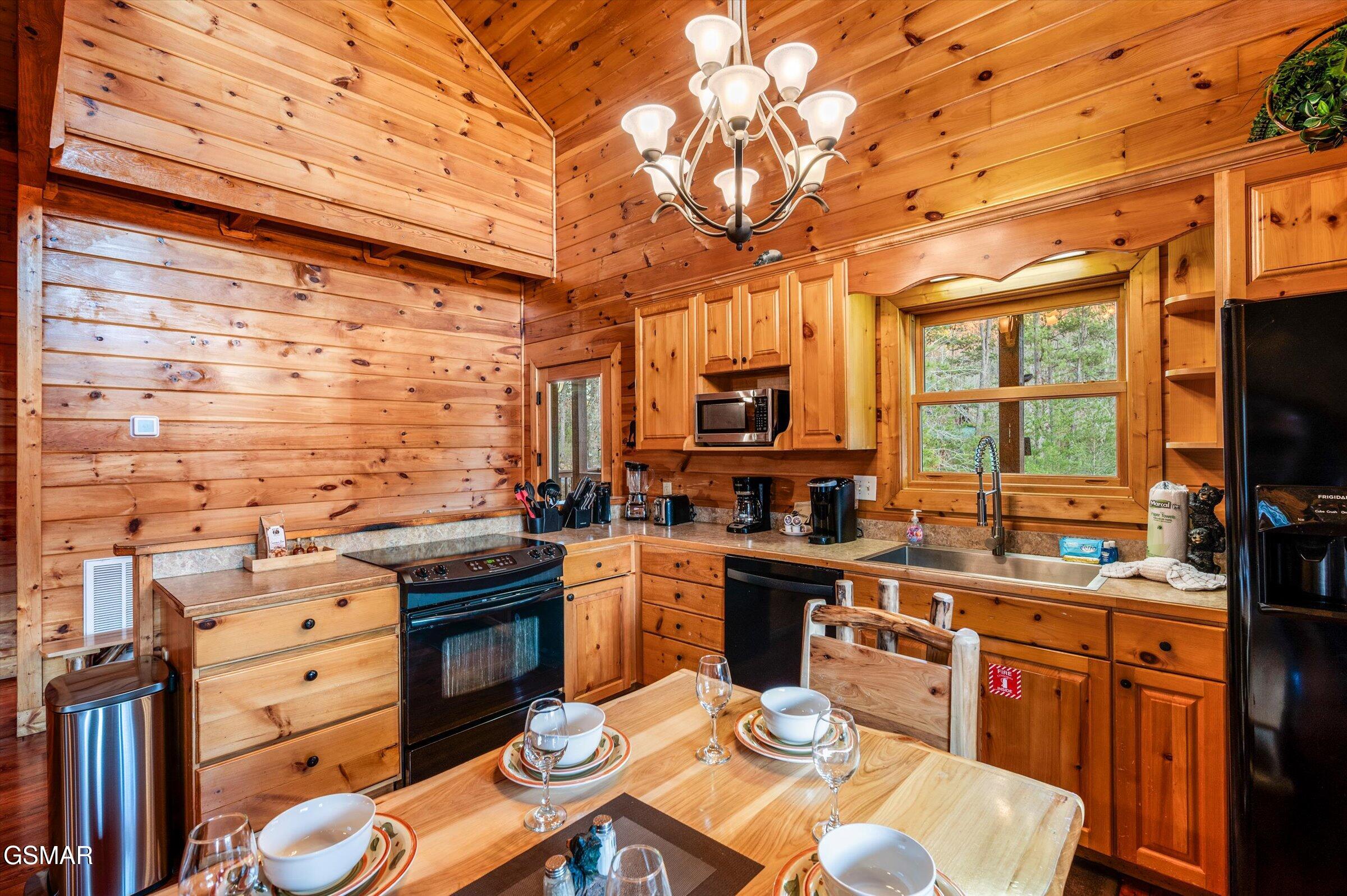 2828 Ridge Creek Circle Sevierville TN 37876