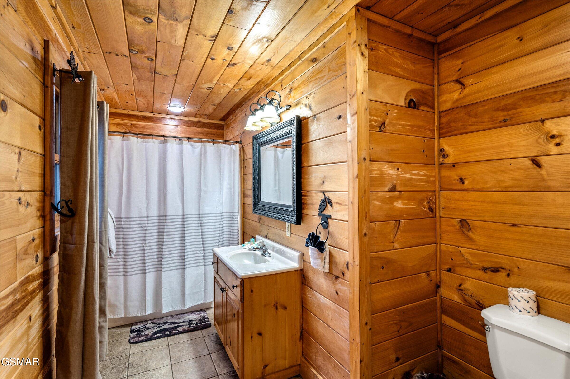 2828 Ridge Creek Circle Sevierville TN 37876