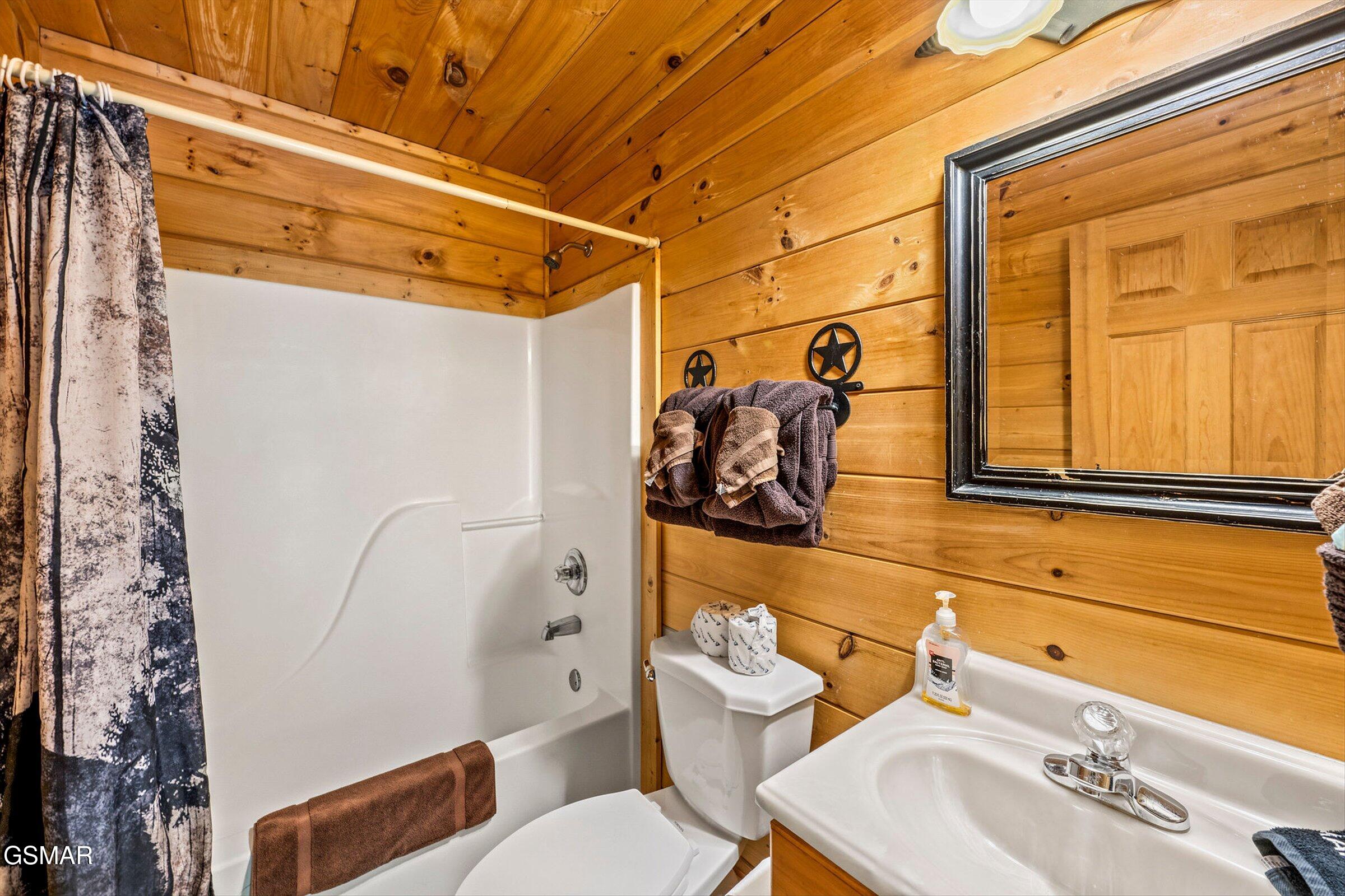 2828 Ridge Creek Circle Sevierville TN 37876