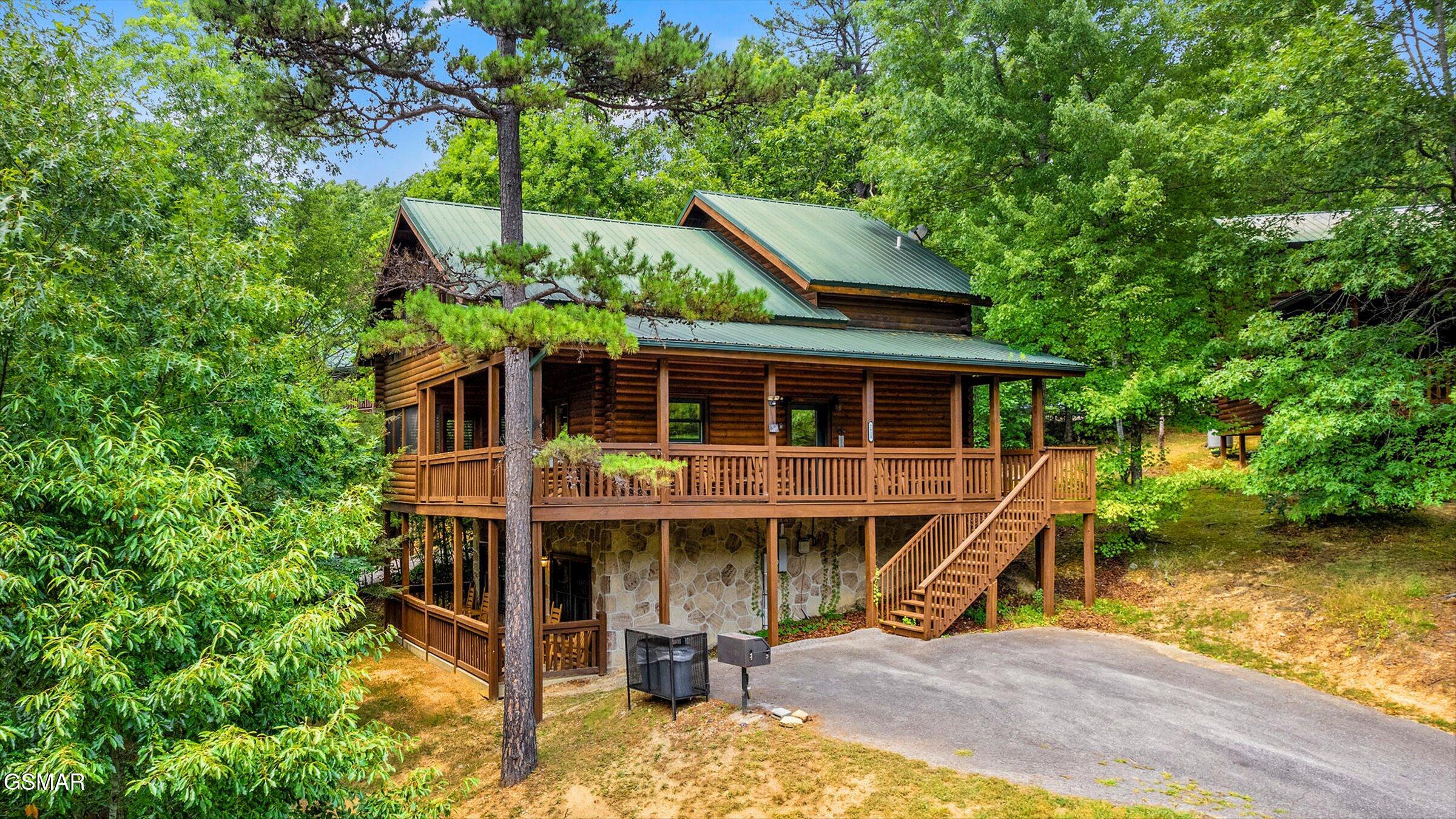 2828 Ridge Creek Circle Sevierville TN 37876