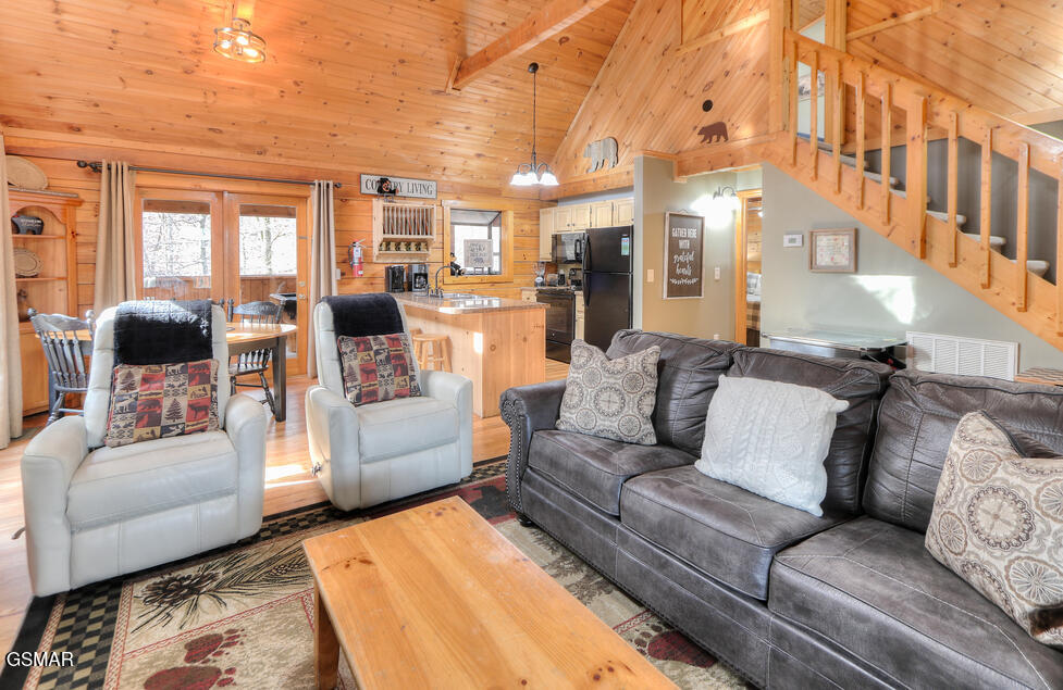 2040 Whispering Pines Way Sevierville TN 37876