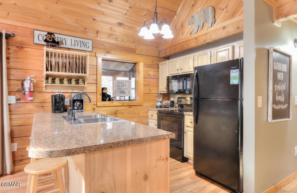 2040 Whispering Pines Way Sevierville TN 37876