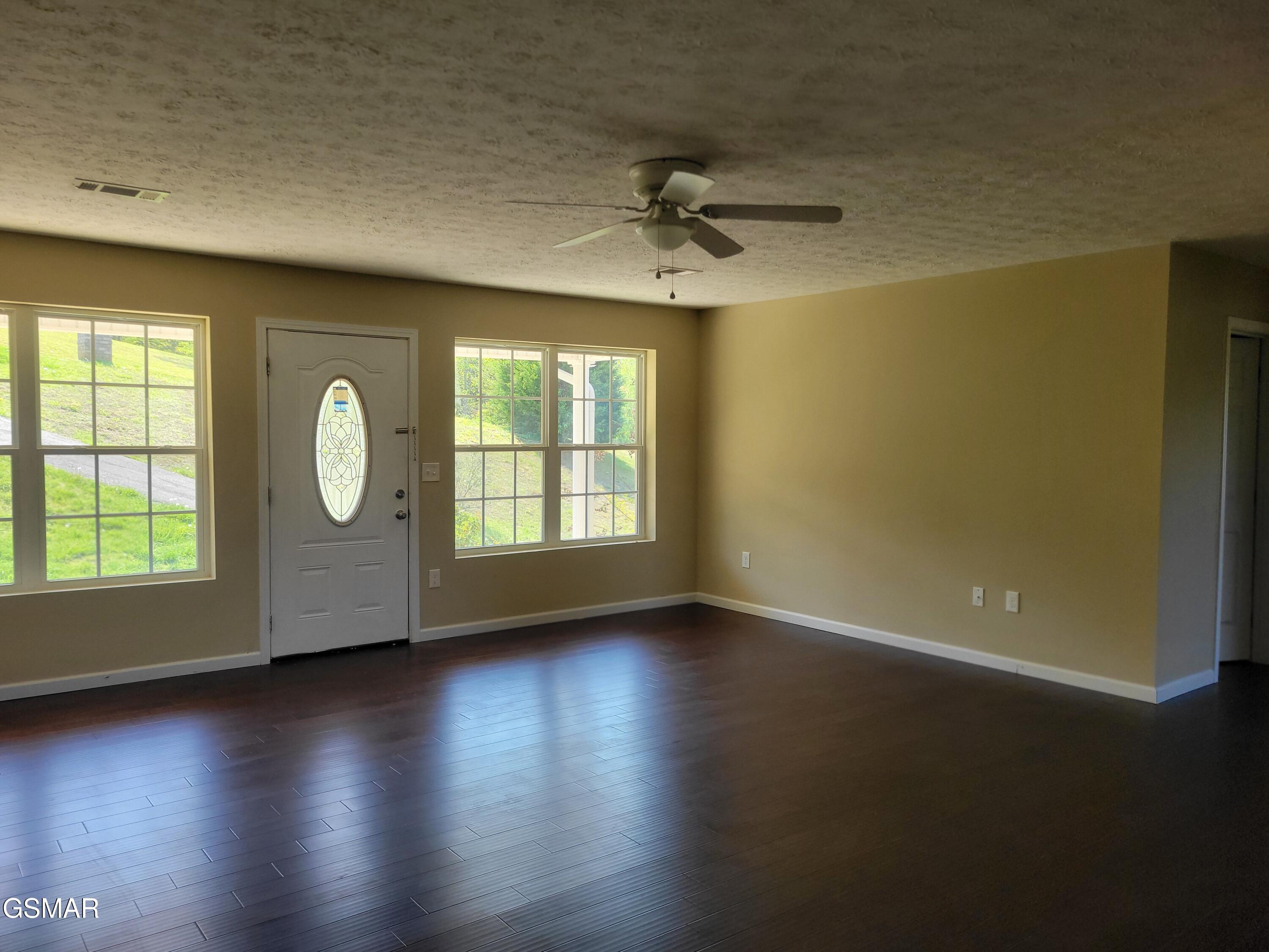 3236 Sandpiper Court Kodak TN 37764