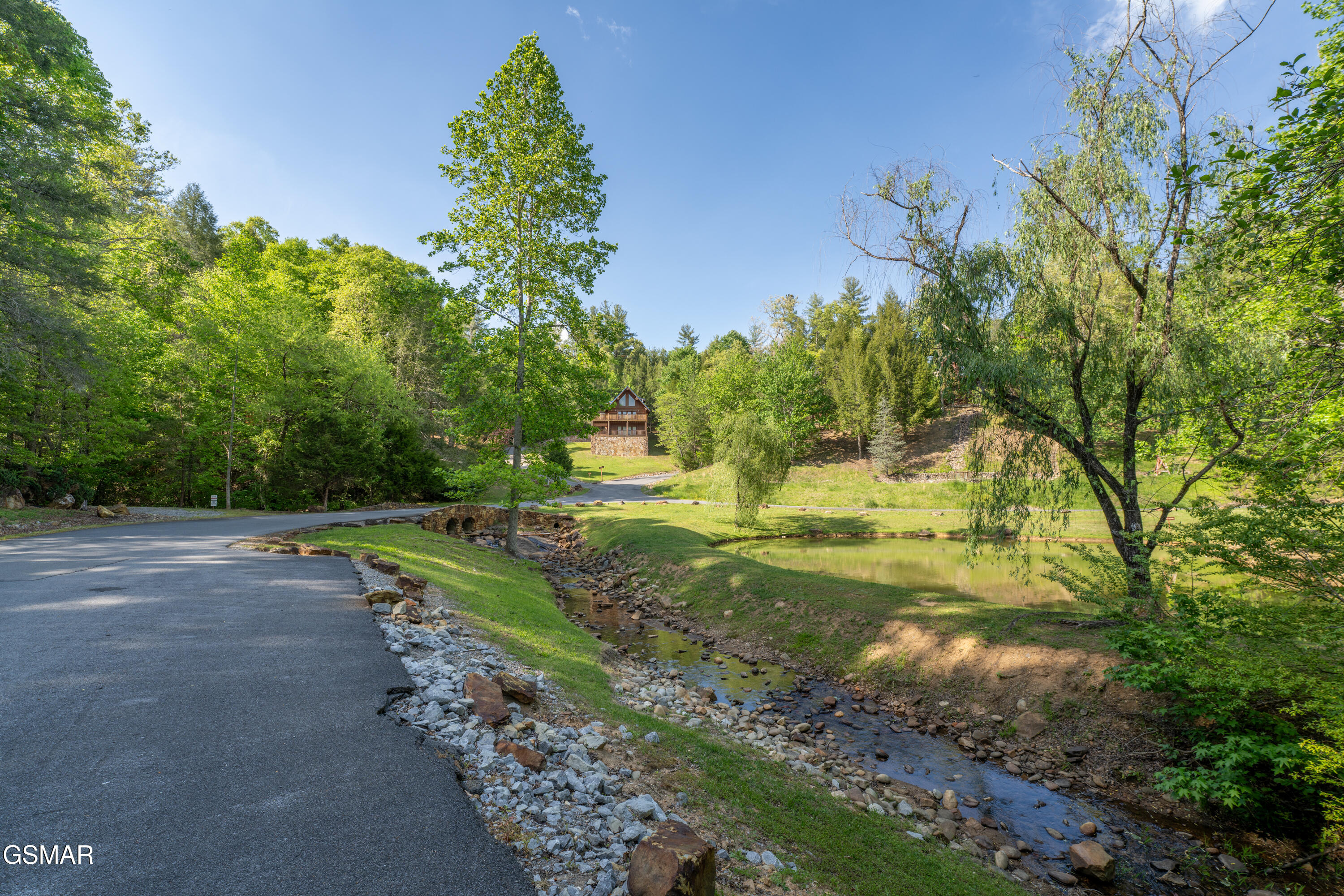 2410 Whitetail Ridge Way Sevierville TN 37862