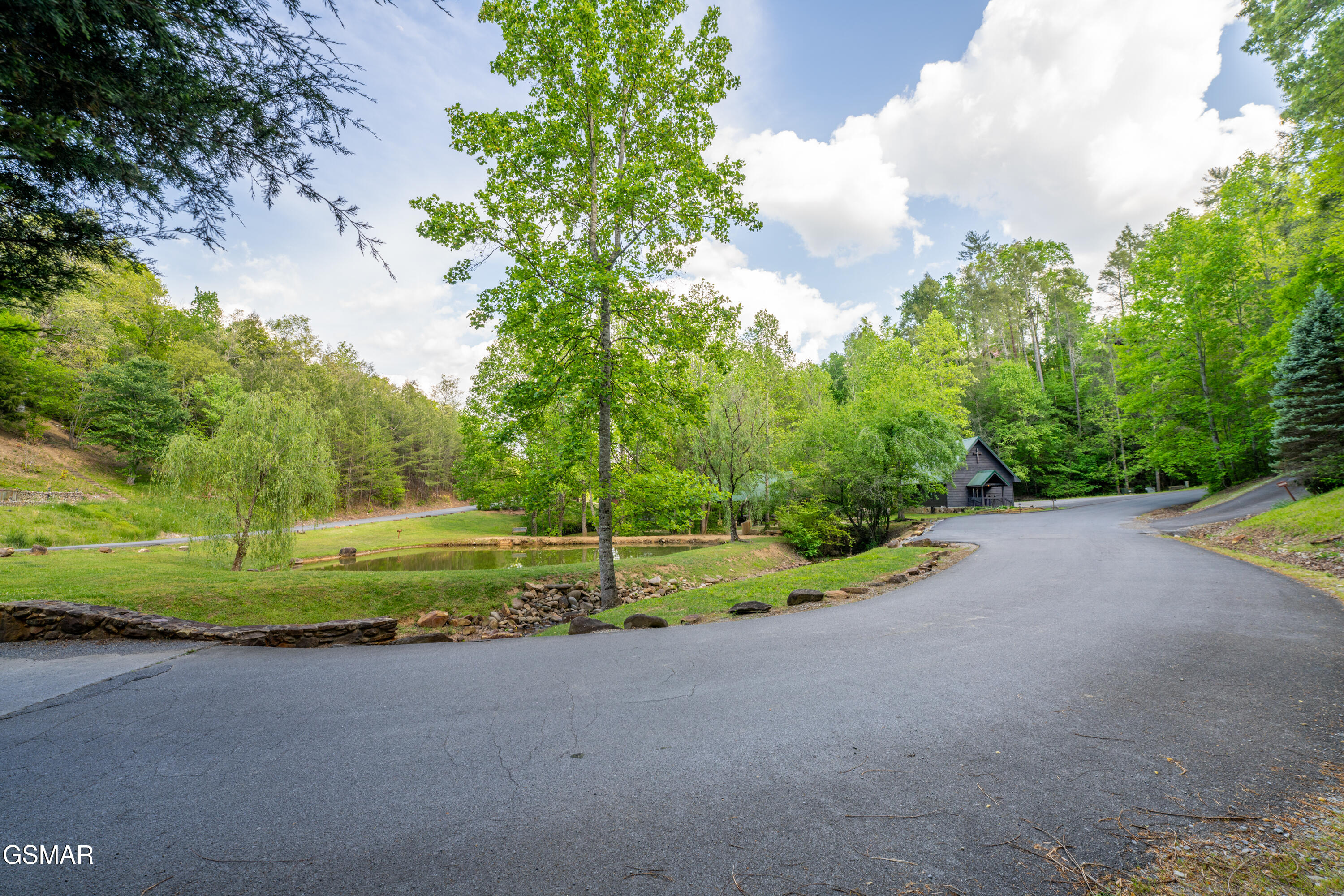 2410 Whitetail Ridge Way Sevierville TN 37862