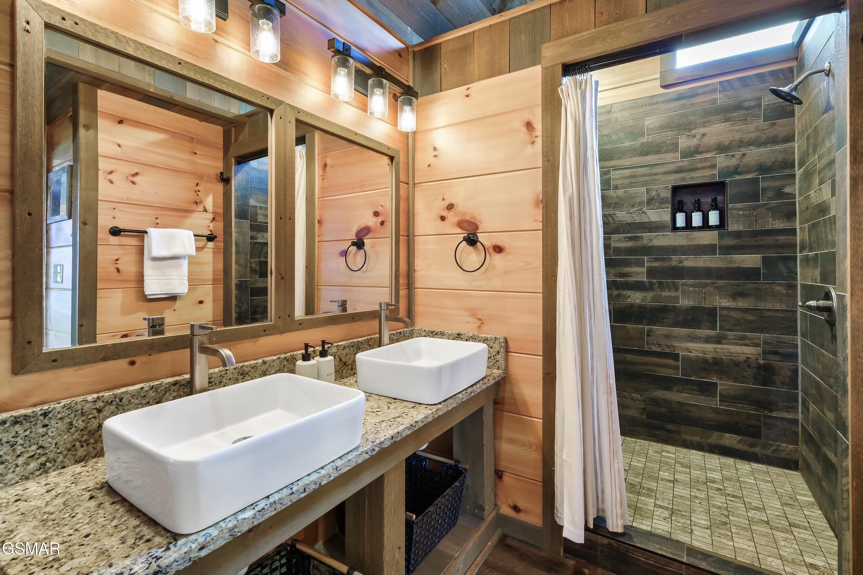 1132 Villa Overlook Way Gatlinburg TN 37738