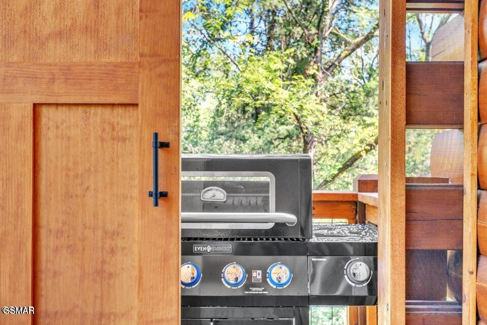 727 Nighthawk Way Pigeon Forge TN 37863