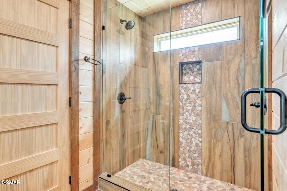 727 Nighthawk Way Pigeon Forge TN 37863