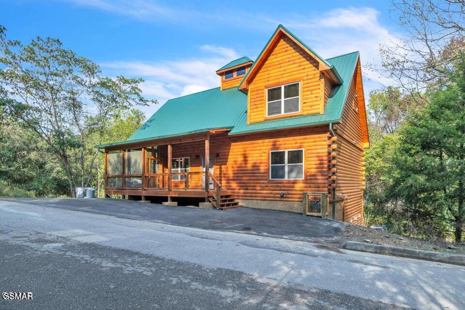 727 Nighthawk Way Pigeon Forge TN 37863