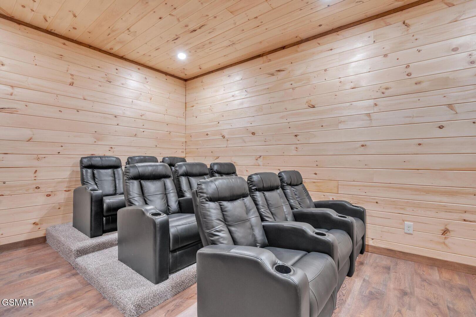 727 Nighthawk Way Pigeon Forge TN 37863