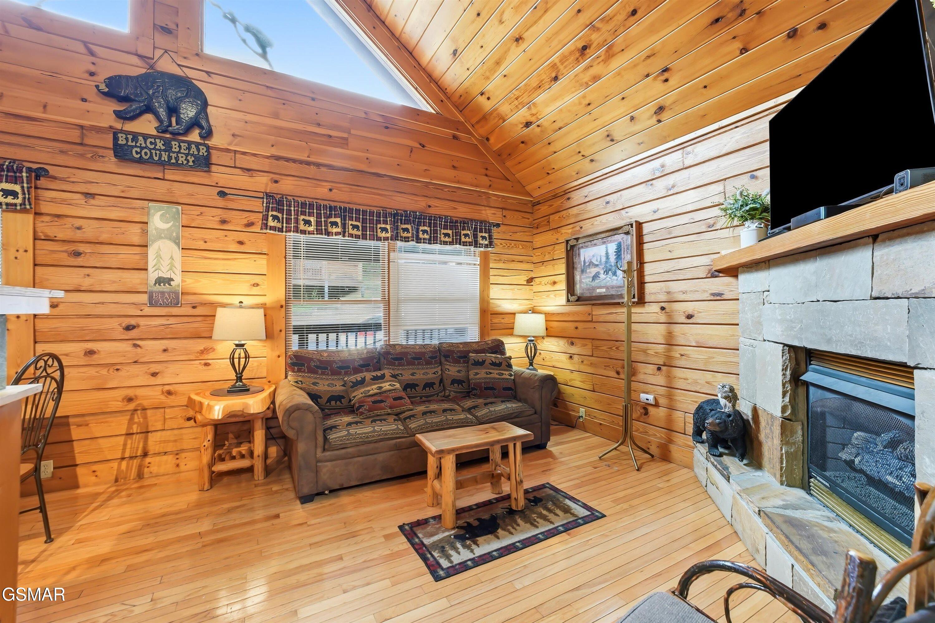 336 Big Bear Way Pigeon Forge TN 37863