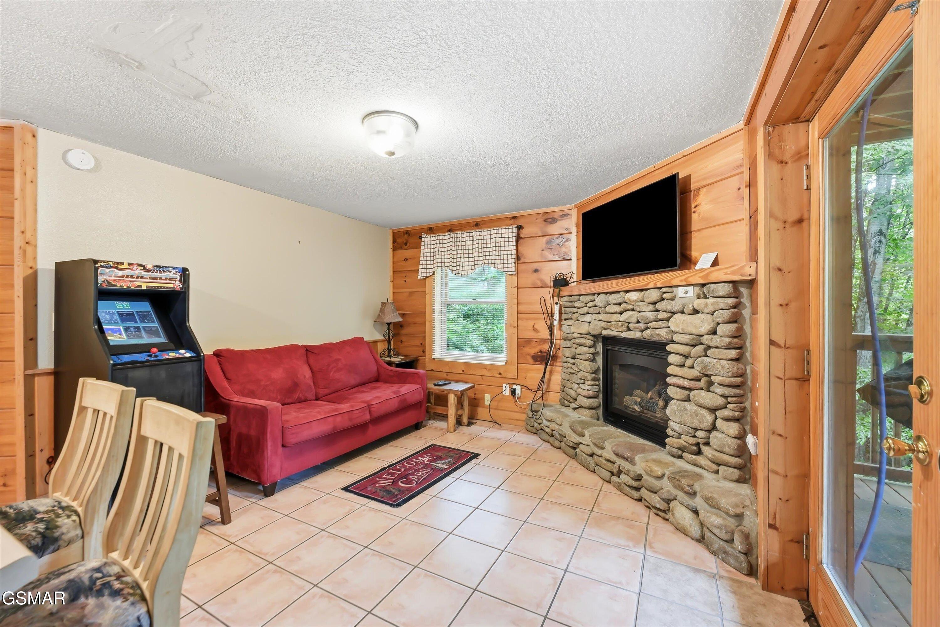 336 Big Bear Way Pigeon Forge TN 37863