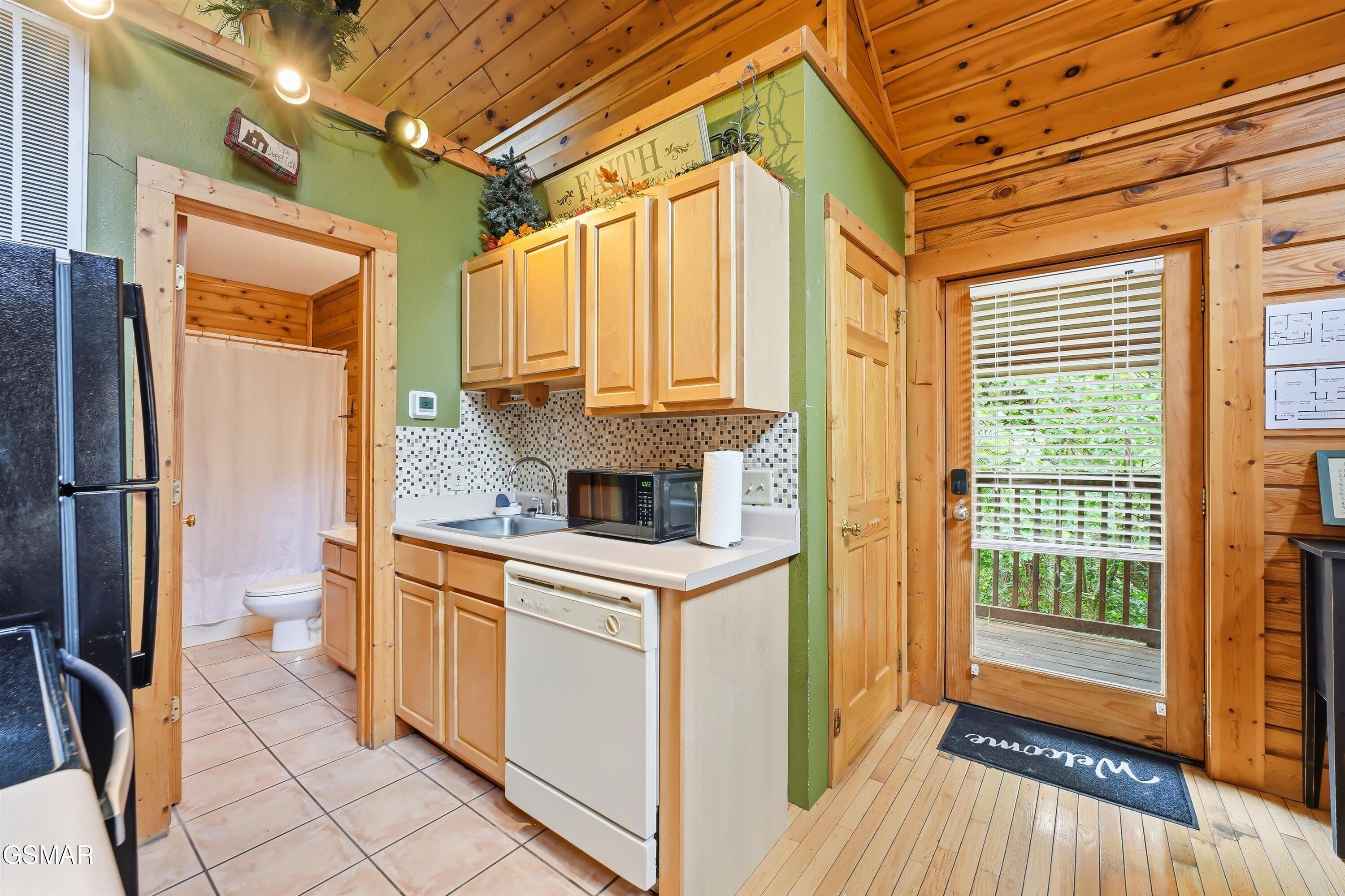 336 Big Bear Way Pigeon Forge TN 37863
