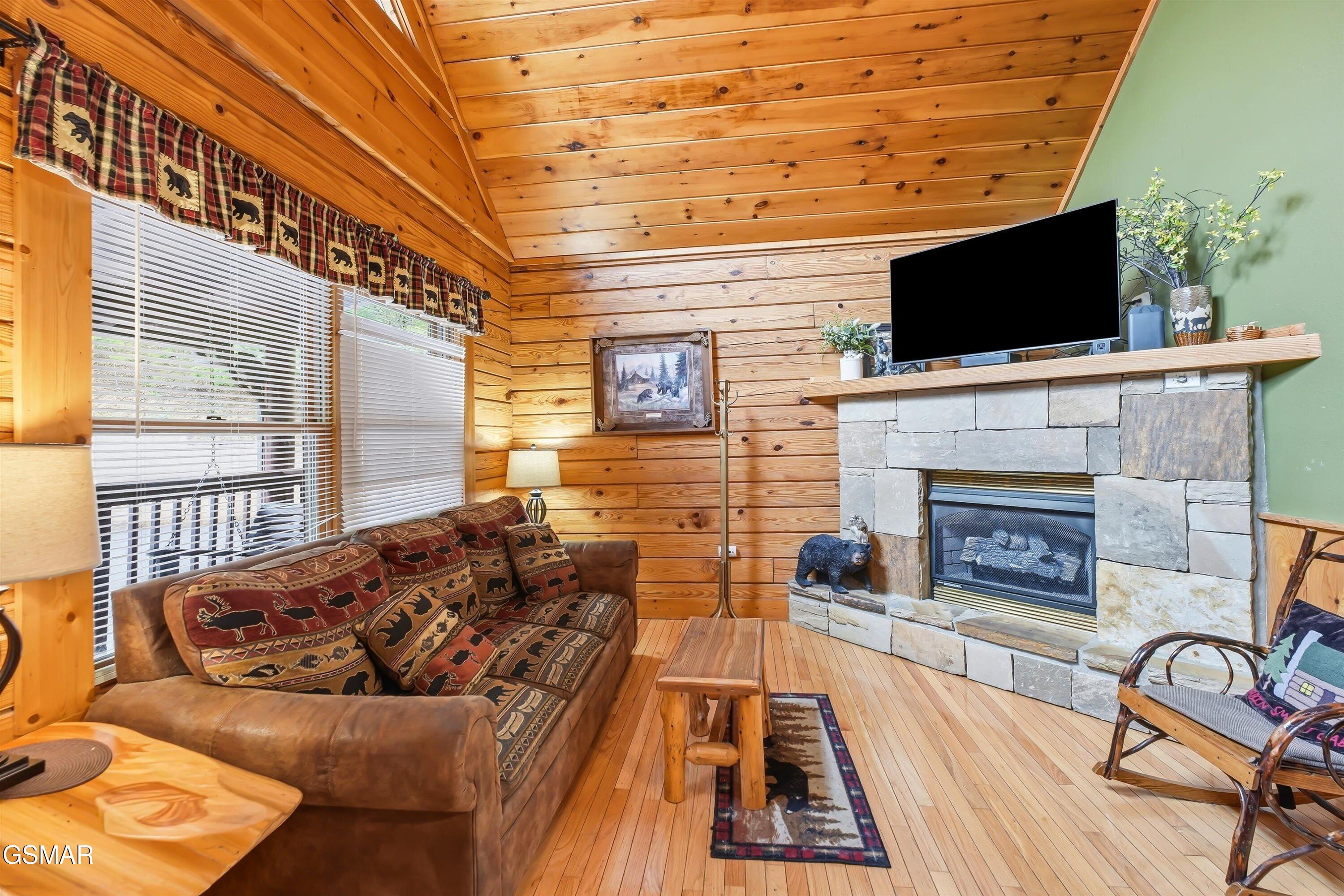 336 Big Bear Way Pigeon Forge TN 37863