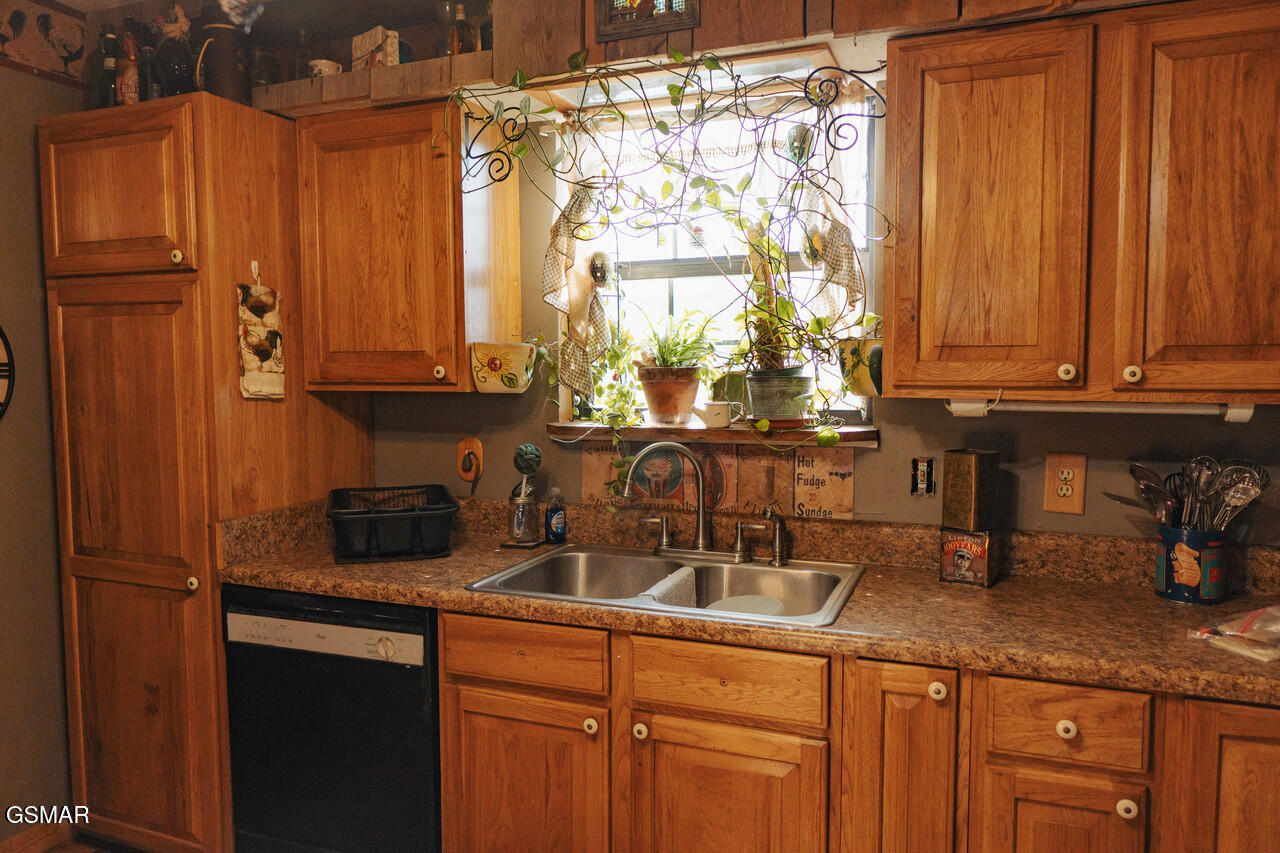 3504 James Phillips Way Sevierville TN 37876