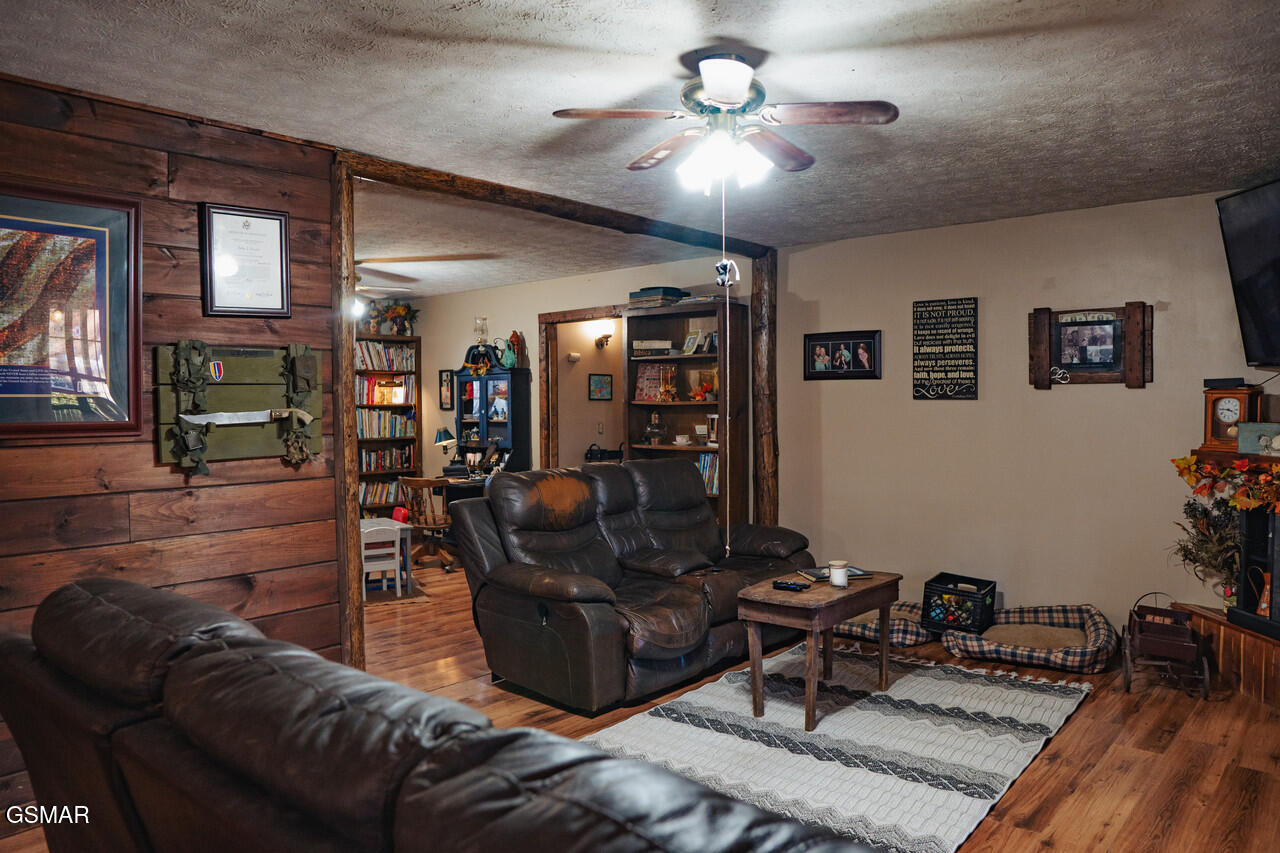 3504 James Phillips Way Sevierville TN 37876