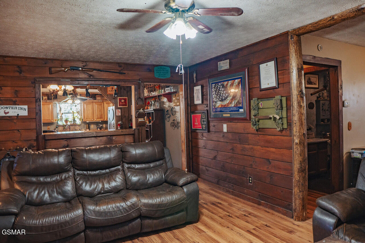 3504 James Phillips Way Sevierville TN 37876