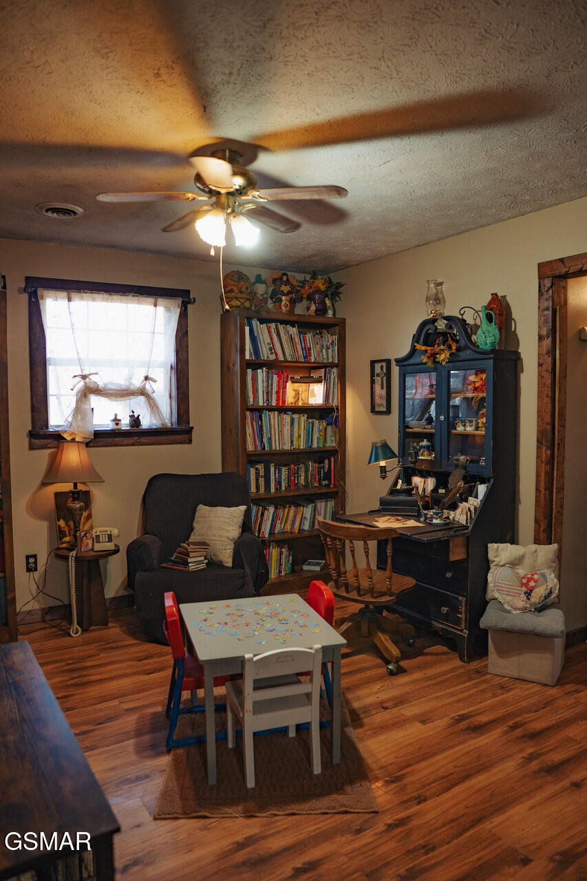 3504 James Phillips Way Sevierville TN 37876