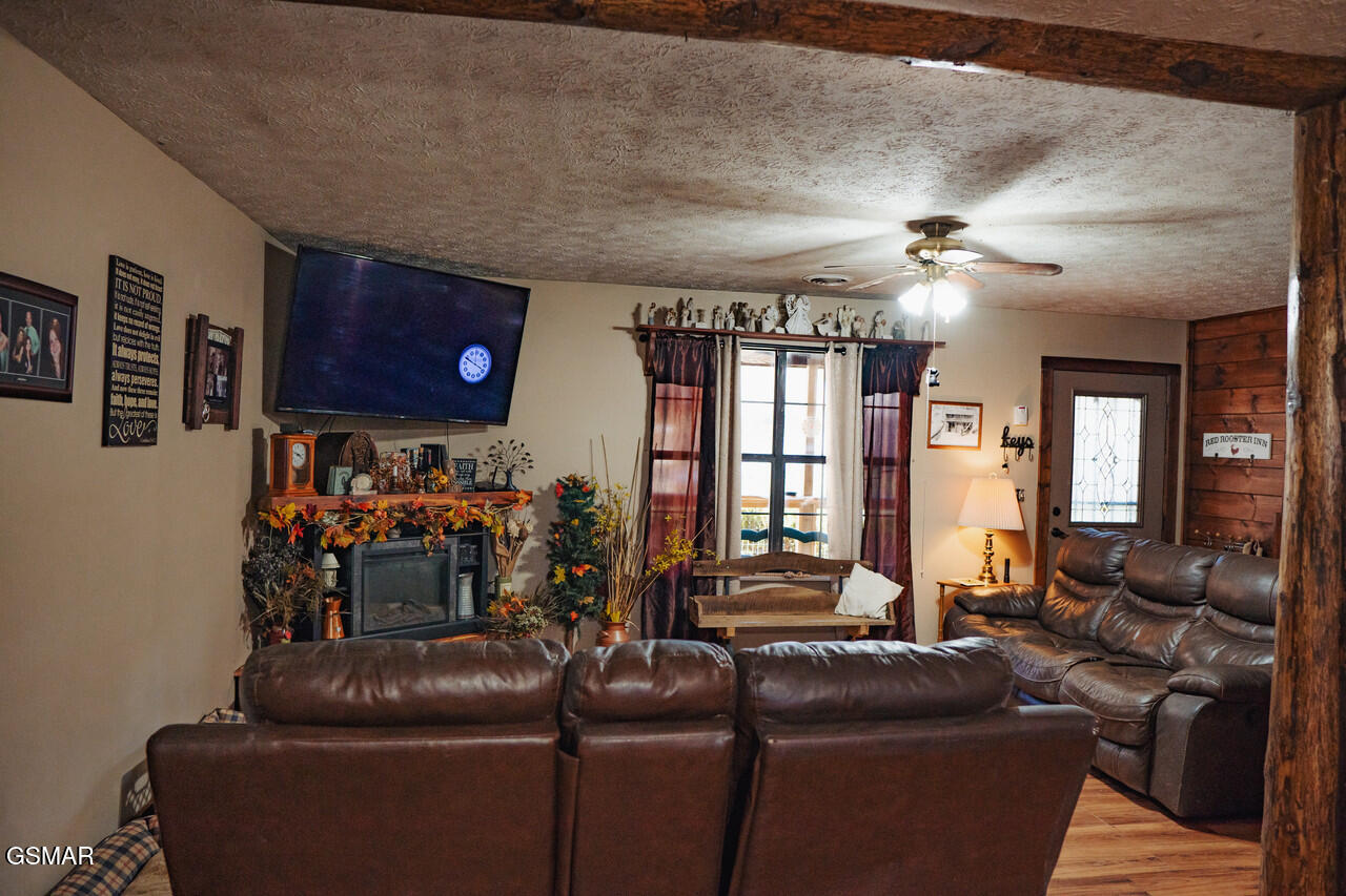 3504 James Phillips Way Sevierville TN 37876