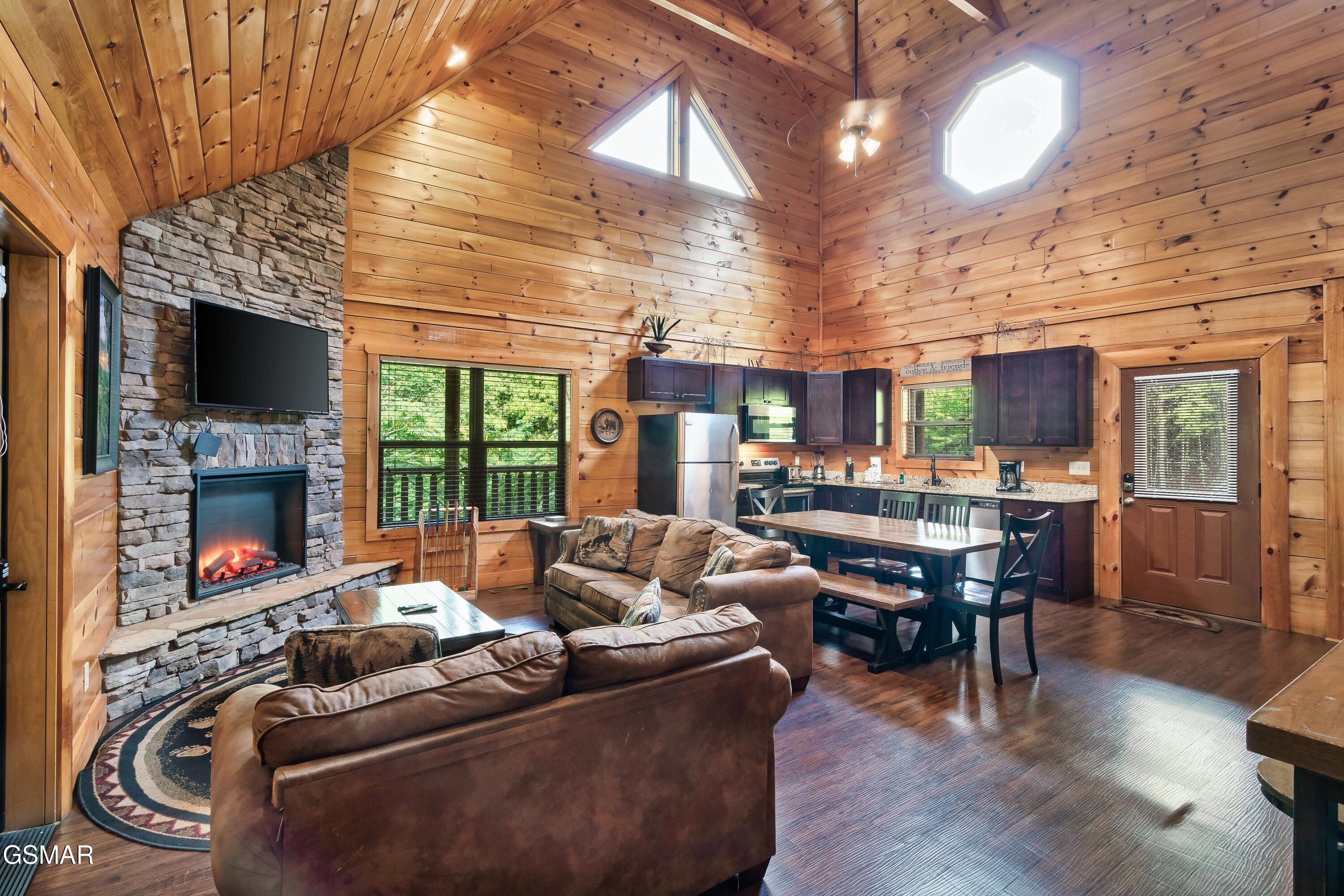 1924 Bear Creek Falls Way Sevierville TN 37876