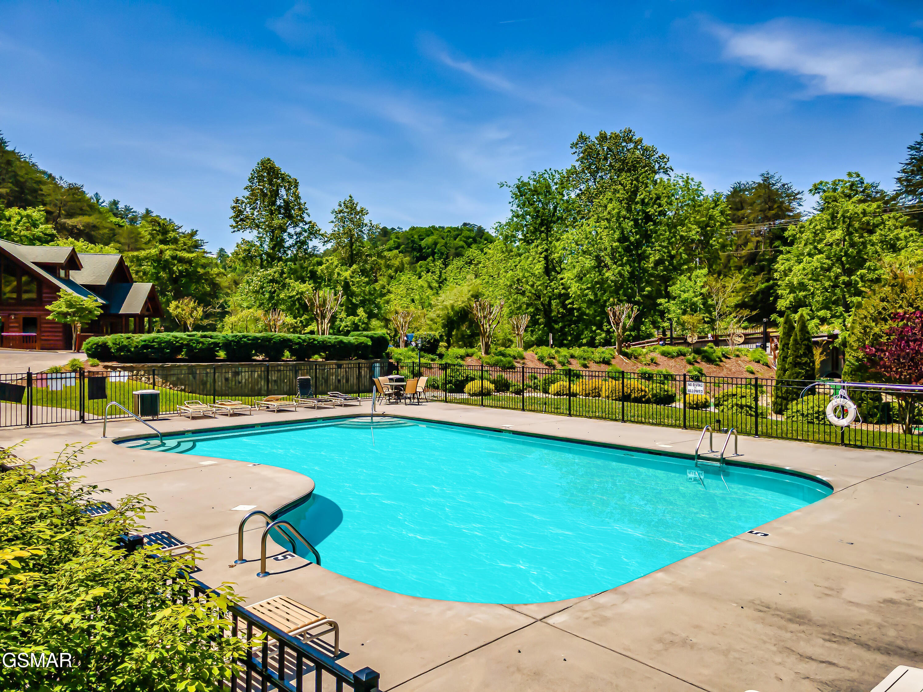 1924 Bear Creek Falls Way Sevierville TN 37876