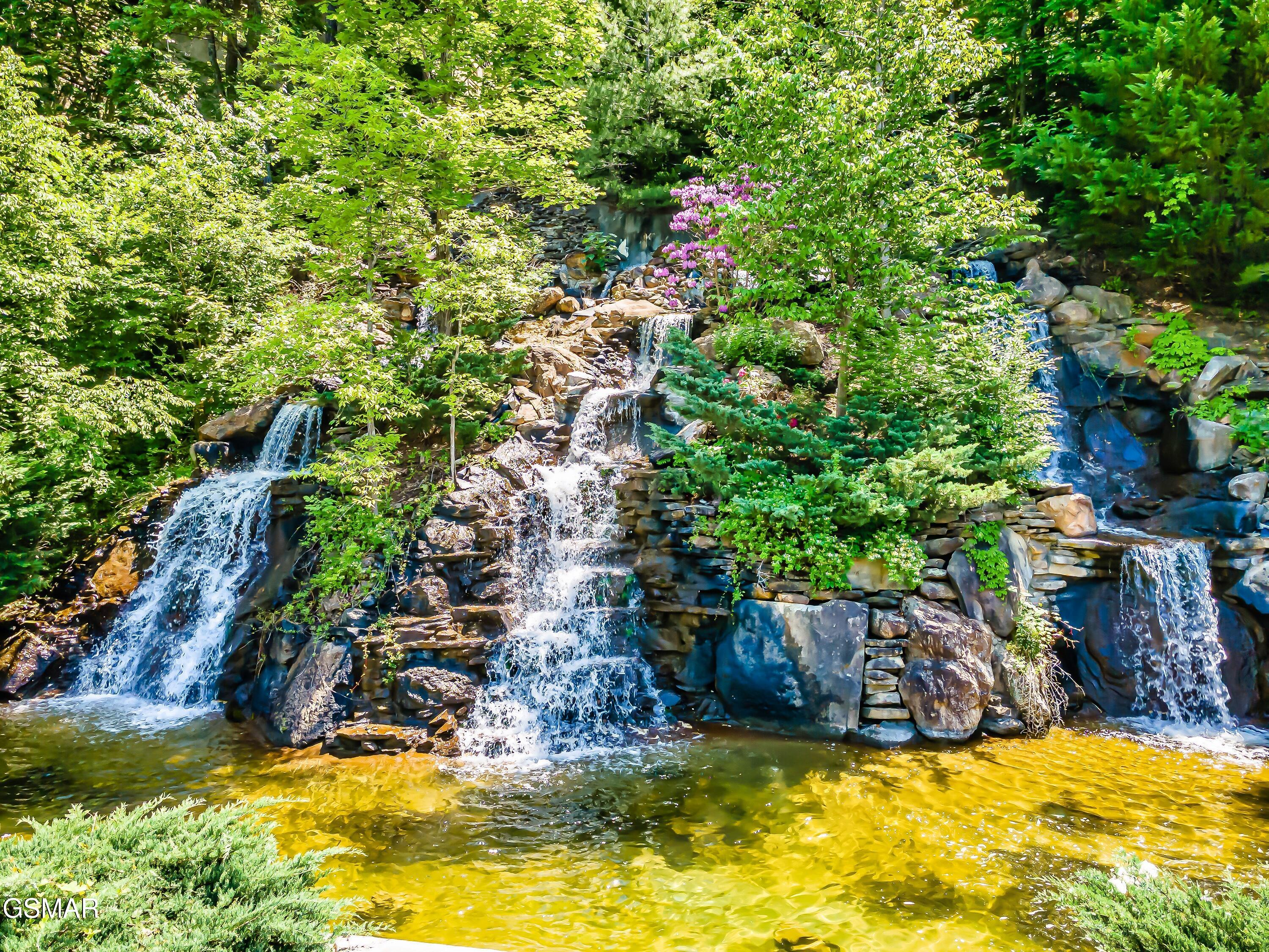 1924 Bear Creek Falls Way Sevierville TN 37876