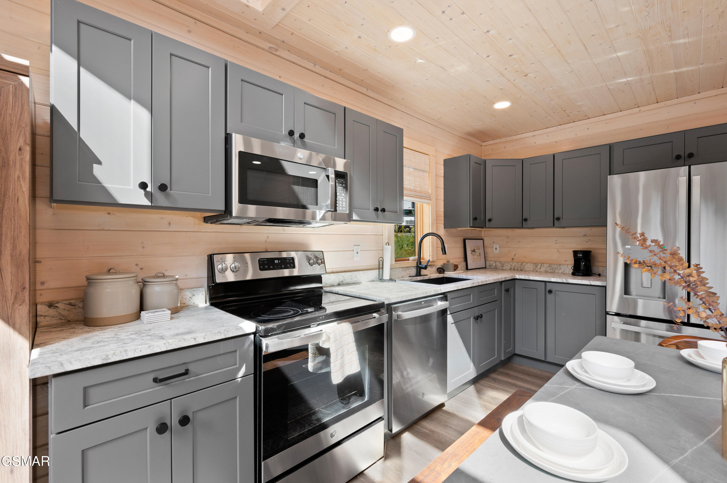 303 Beech Ridge Lane Gatlinburg TN 37738