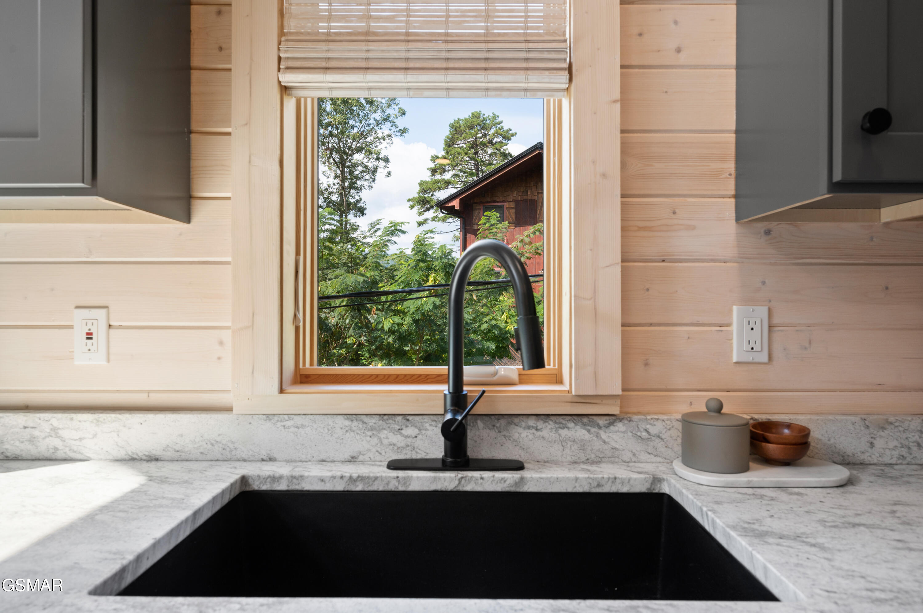 303 Beech Ridge Lane Gatlinburg TN 37738
