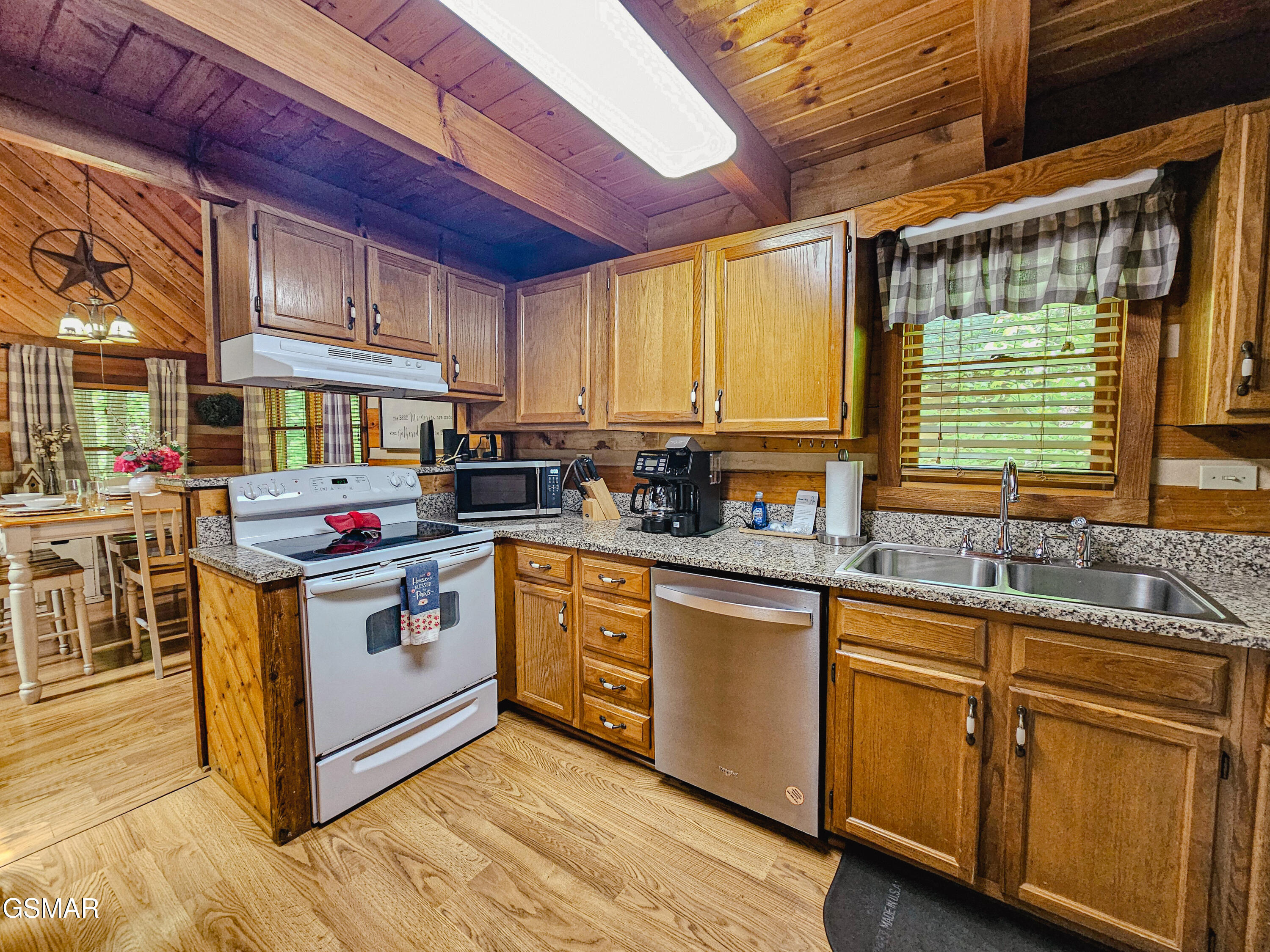 1223 Ski View Lane Sevierville TN 37876