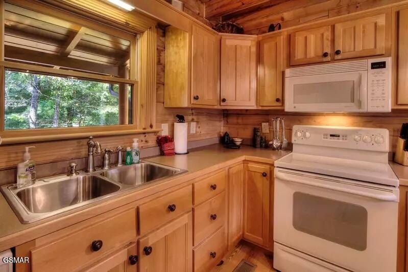 4548 Whetstone Road Sevierville TN 37862