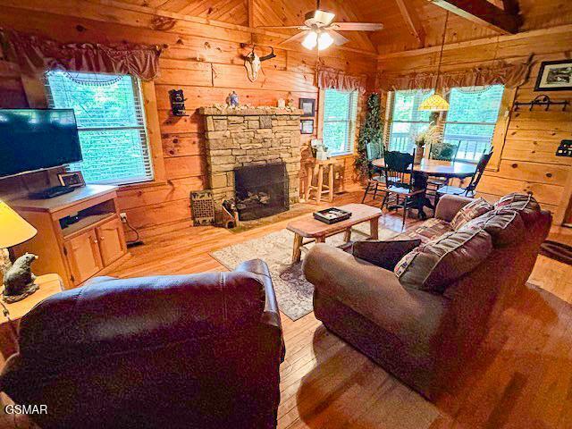 1925 Beach Front Drive Sevierville TN 37876