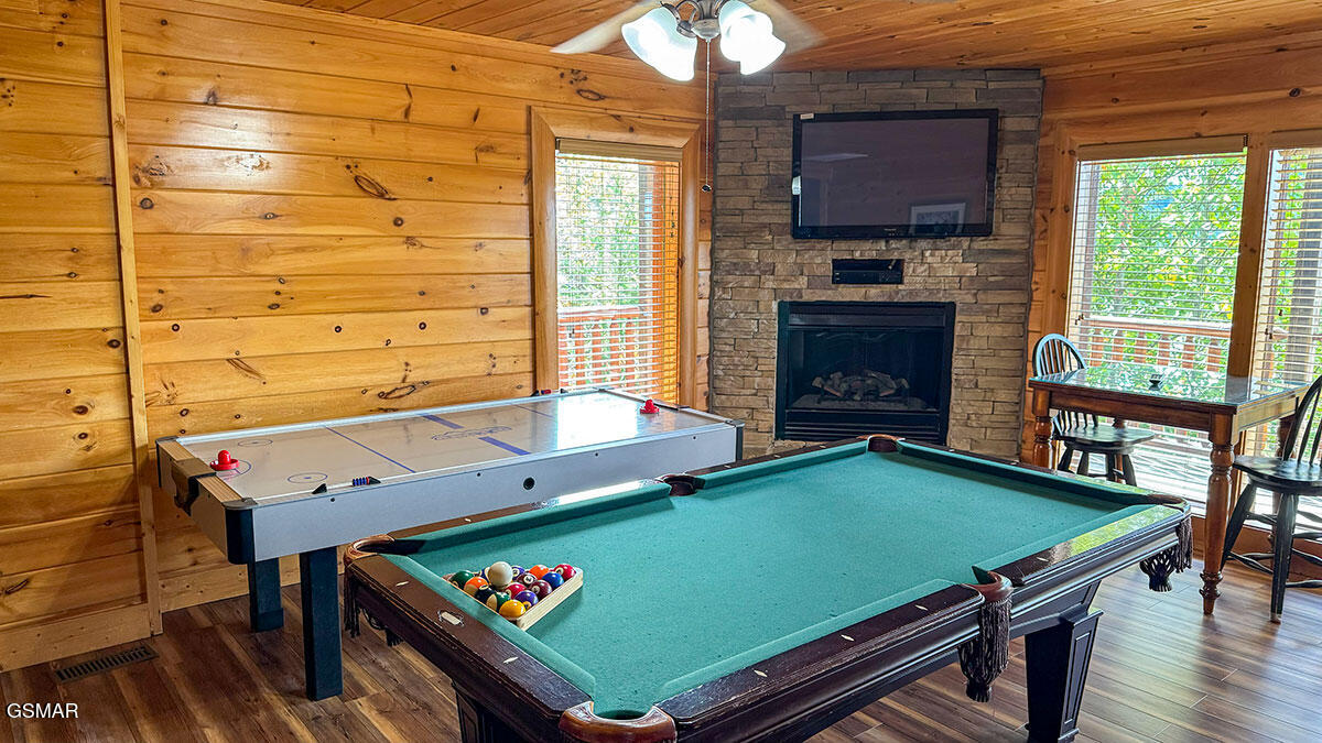 1352 Timberwolf Way Sevierville TN 37876