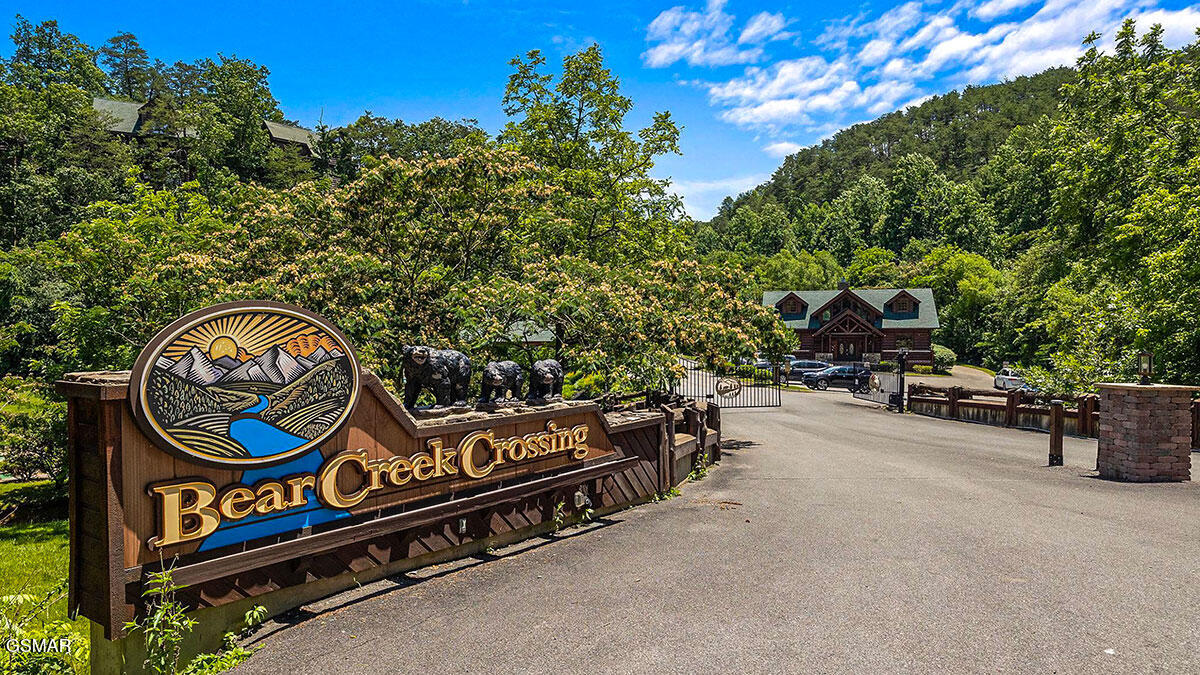 1352 Timberwolf Way Sevierville TN 37876