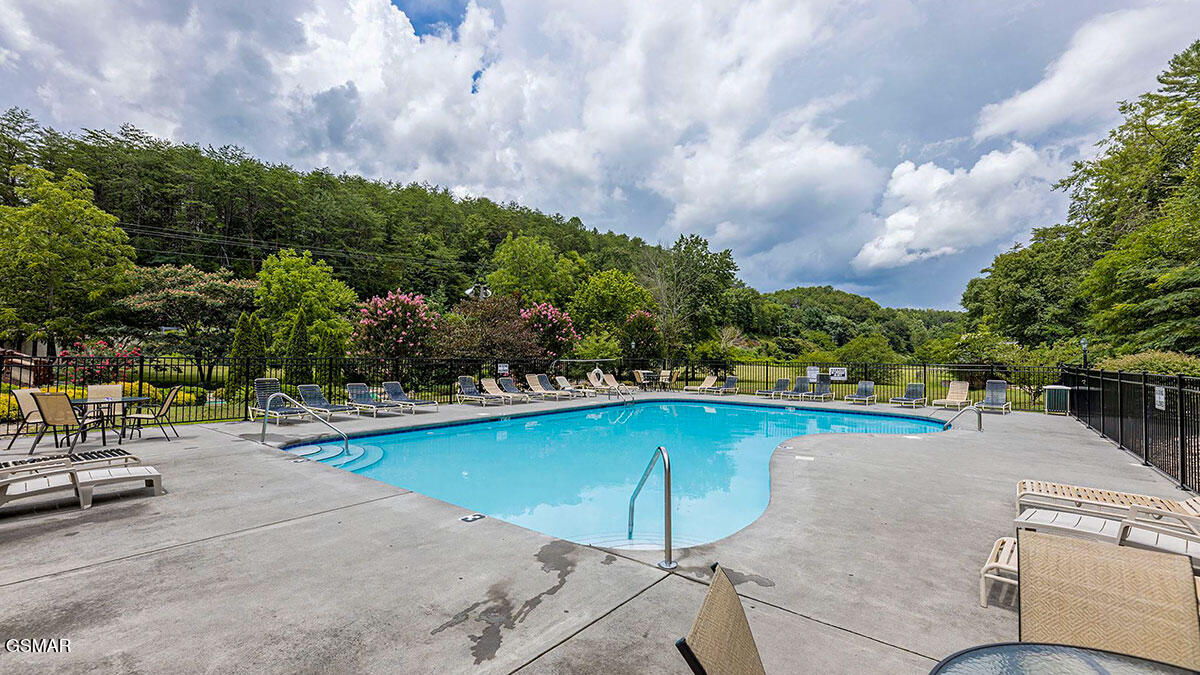 1352 Timberwolf Way Sevierville TN 37876