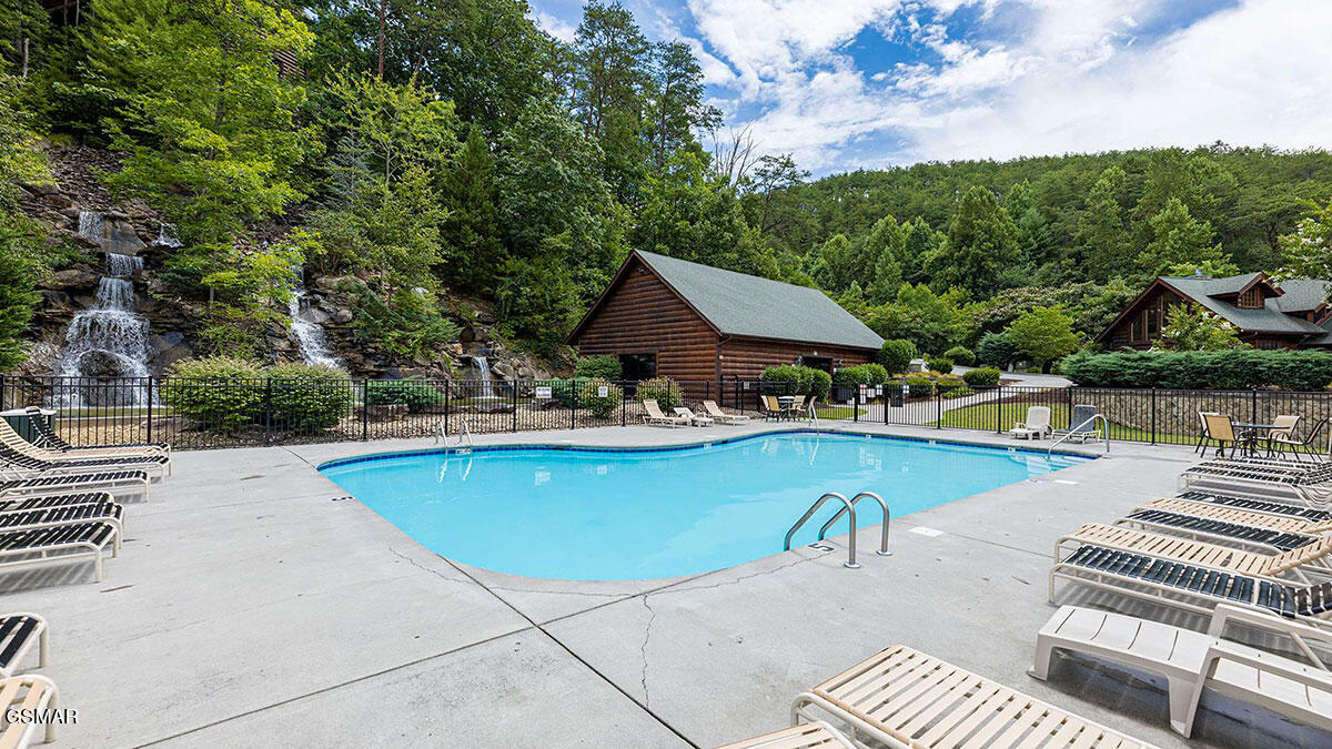 1352 Timberwolf Way Sevierville TN 37876