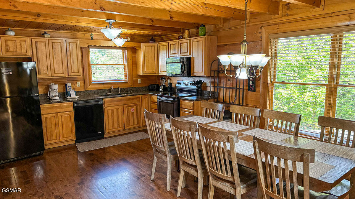 1352 Timberwolf Way Sevierville TN 37876